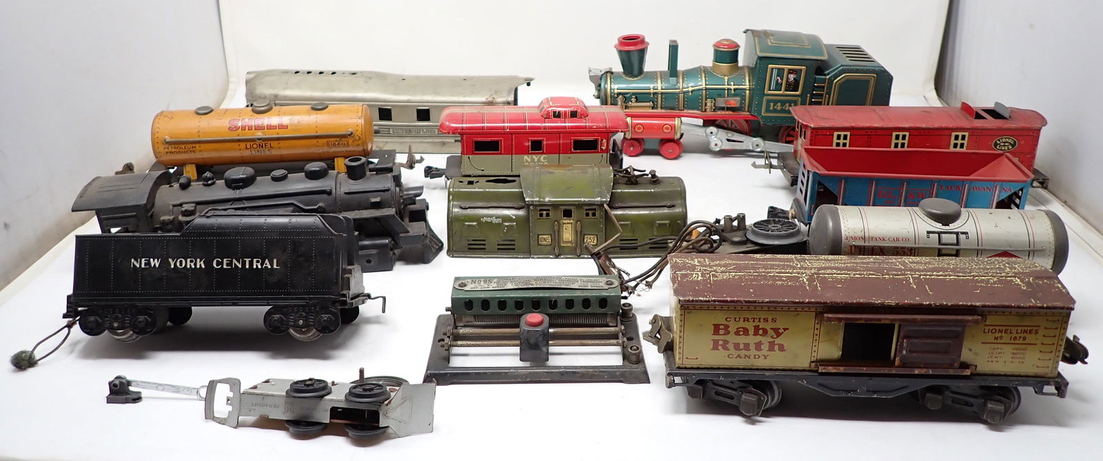 Lionel Marx & Misc Train Cars & Parts (1 of 11)