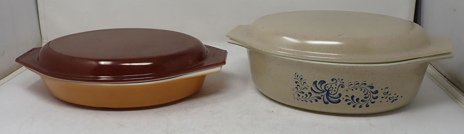 Pyrex Casseroles: Largest is 2 1/2 quart. One on right is divided