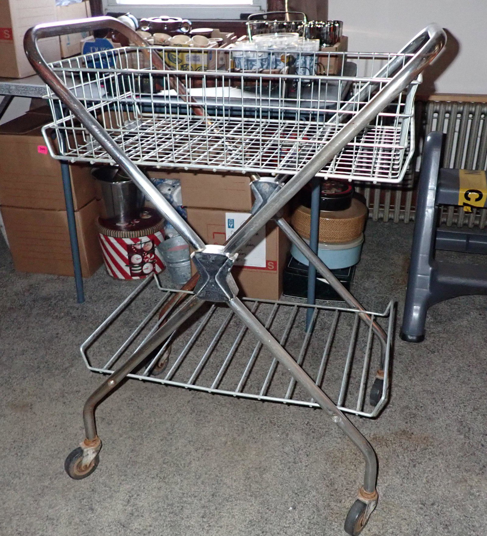 Vintage Rolling Wire Cart (1 of 2)