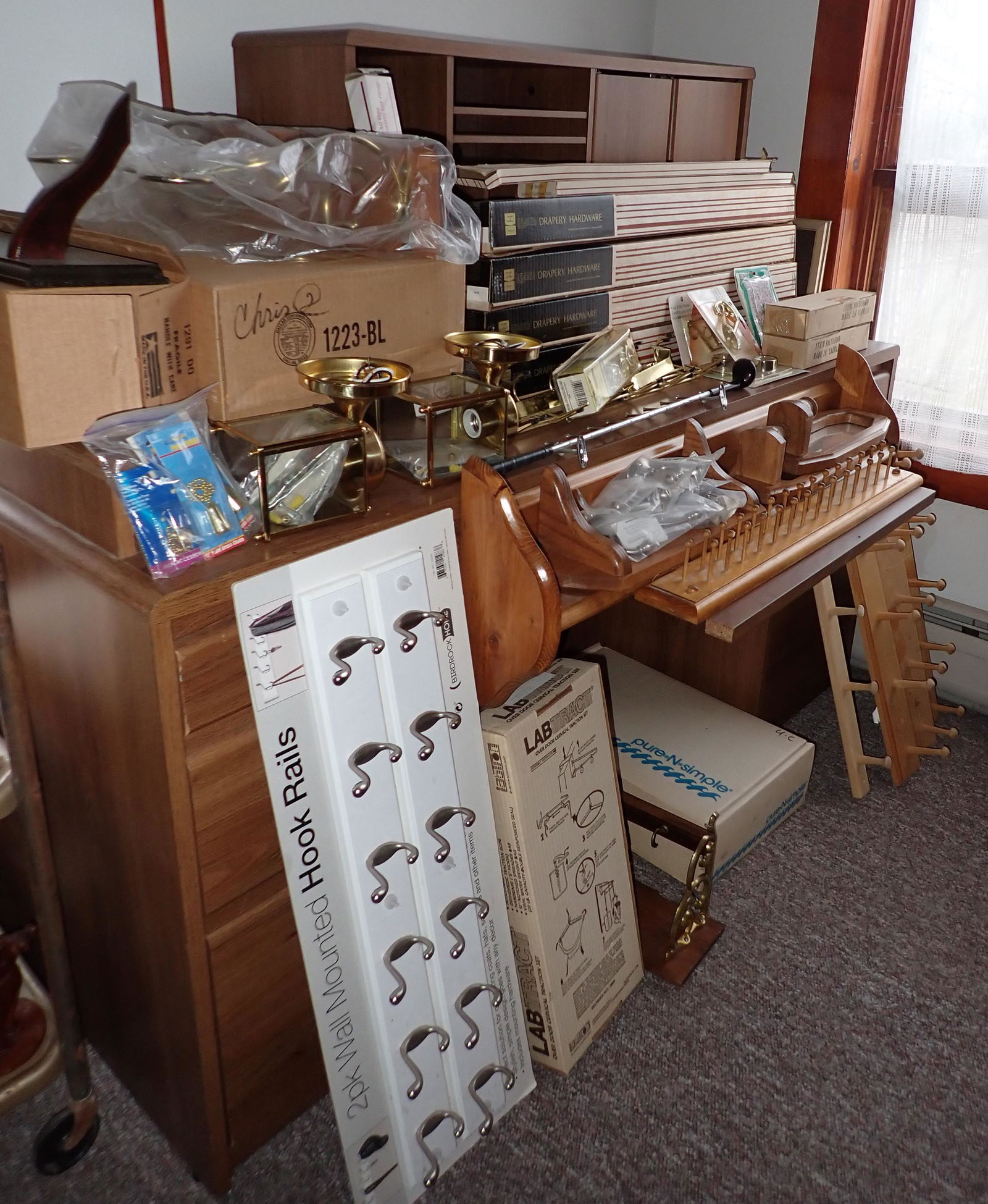 Desk & Contents (1 of 6)