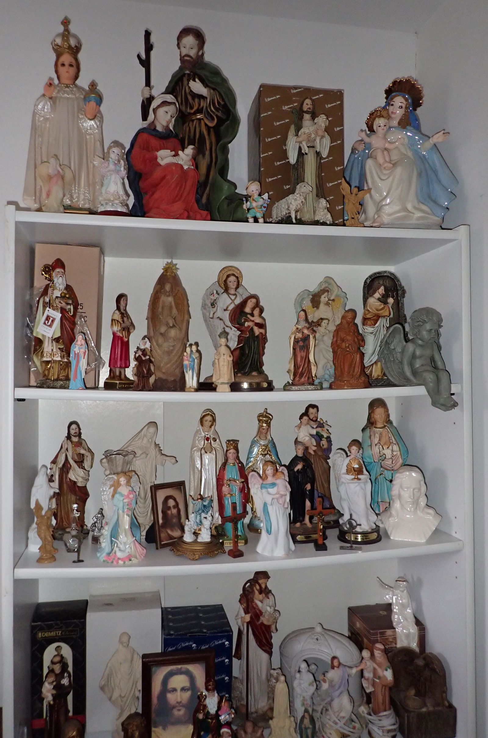 Religious Statues Misc & Shelving Unit (1 of 15)