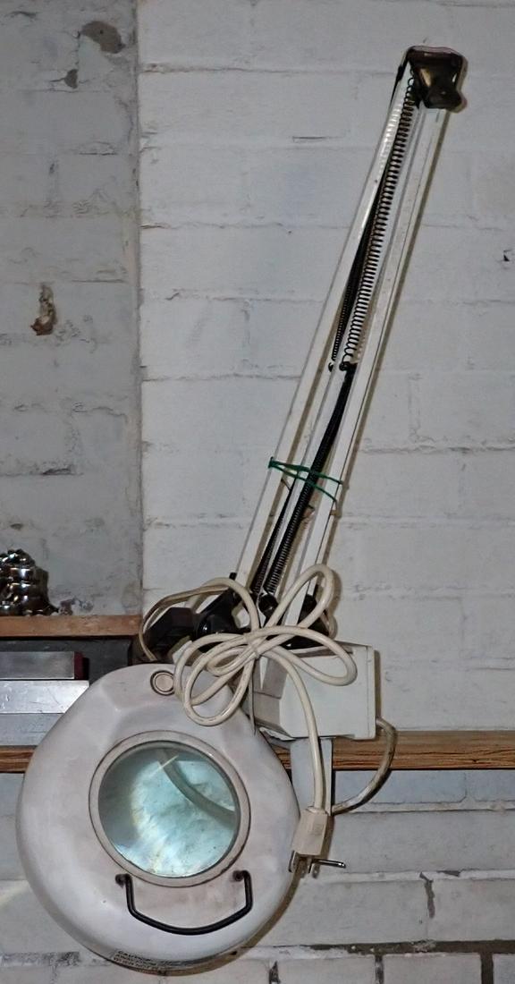 Clamp on Magnifying Light: NO SHIPPING !