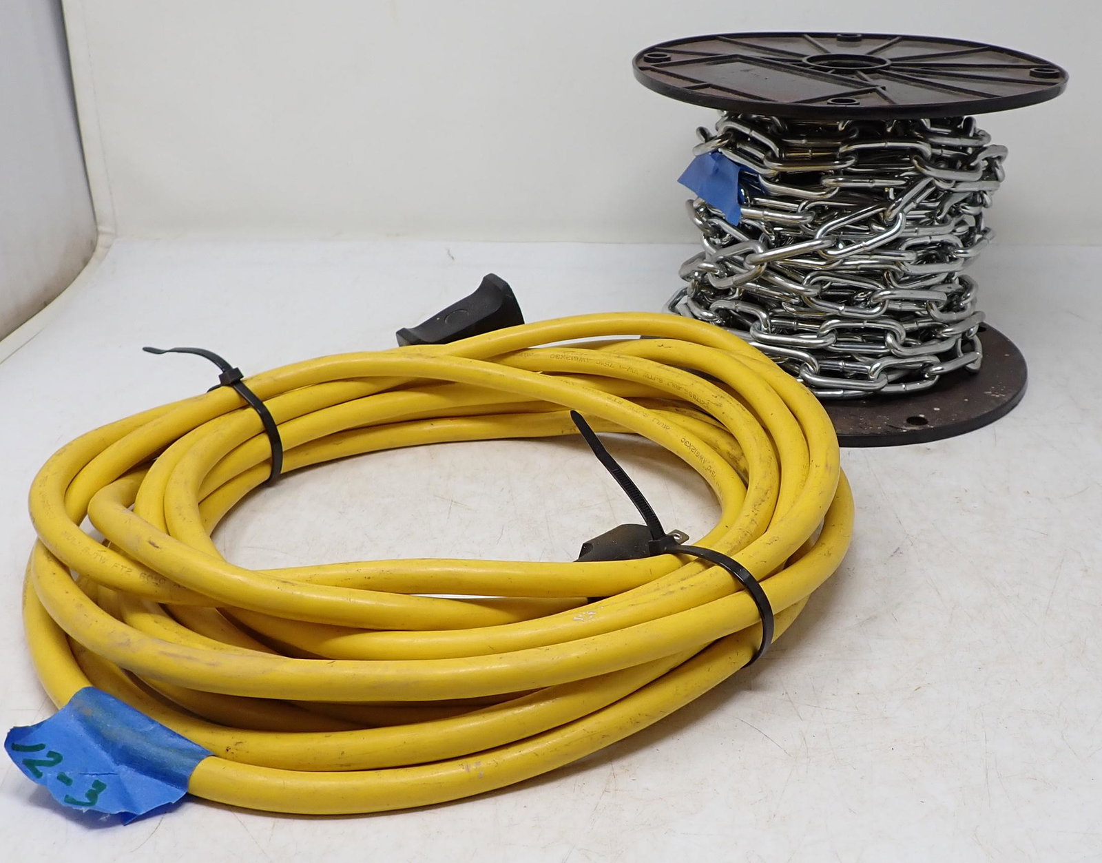Extension Cord and 3/16" Chain (1 of 1)
