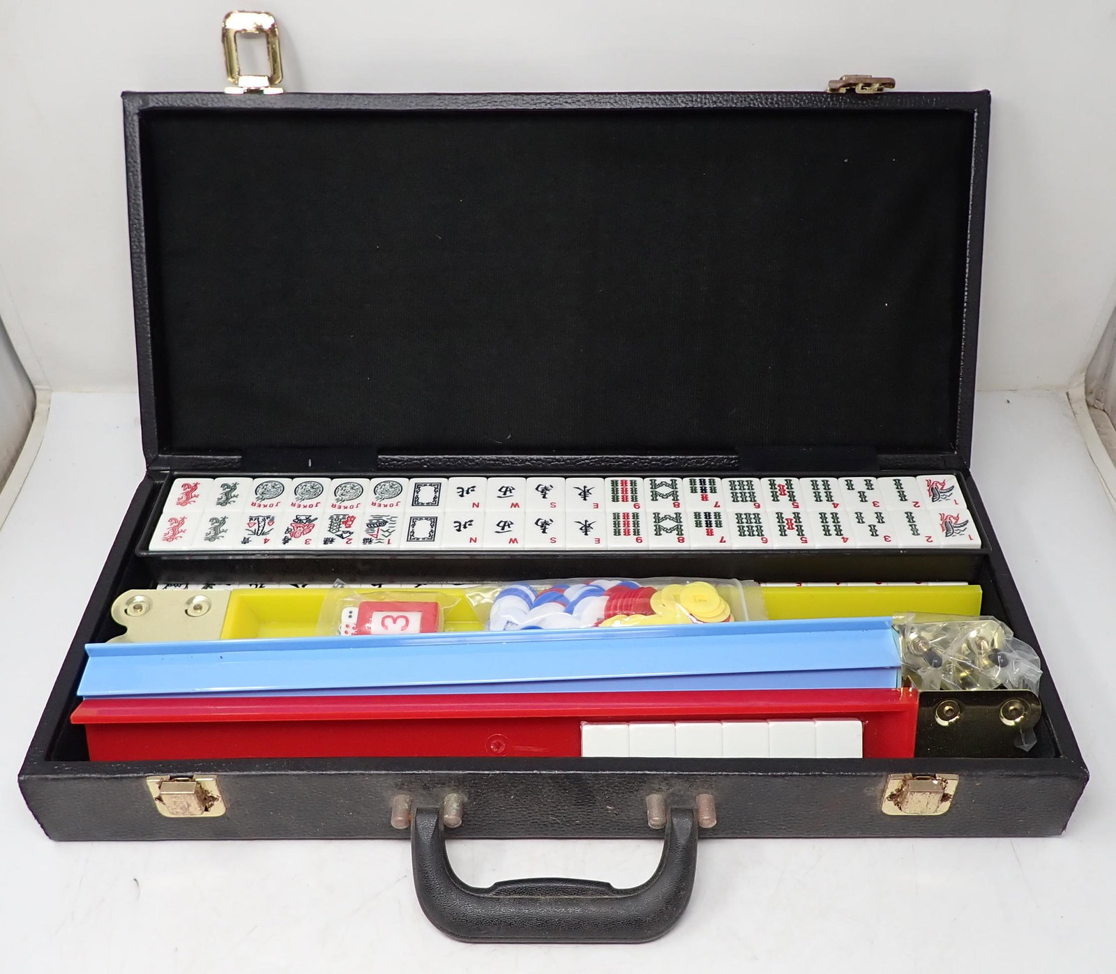 Mah Jong Set: We do not guarantee it is complete. Getting all pictured