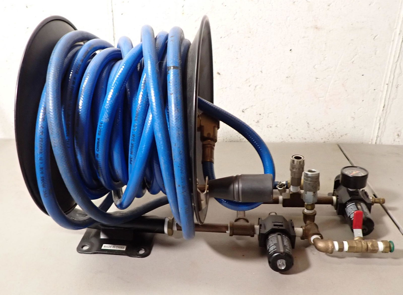 Central Pneumatic Air Hose Reel (1 of 3)