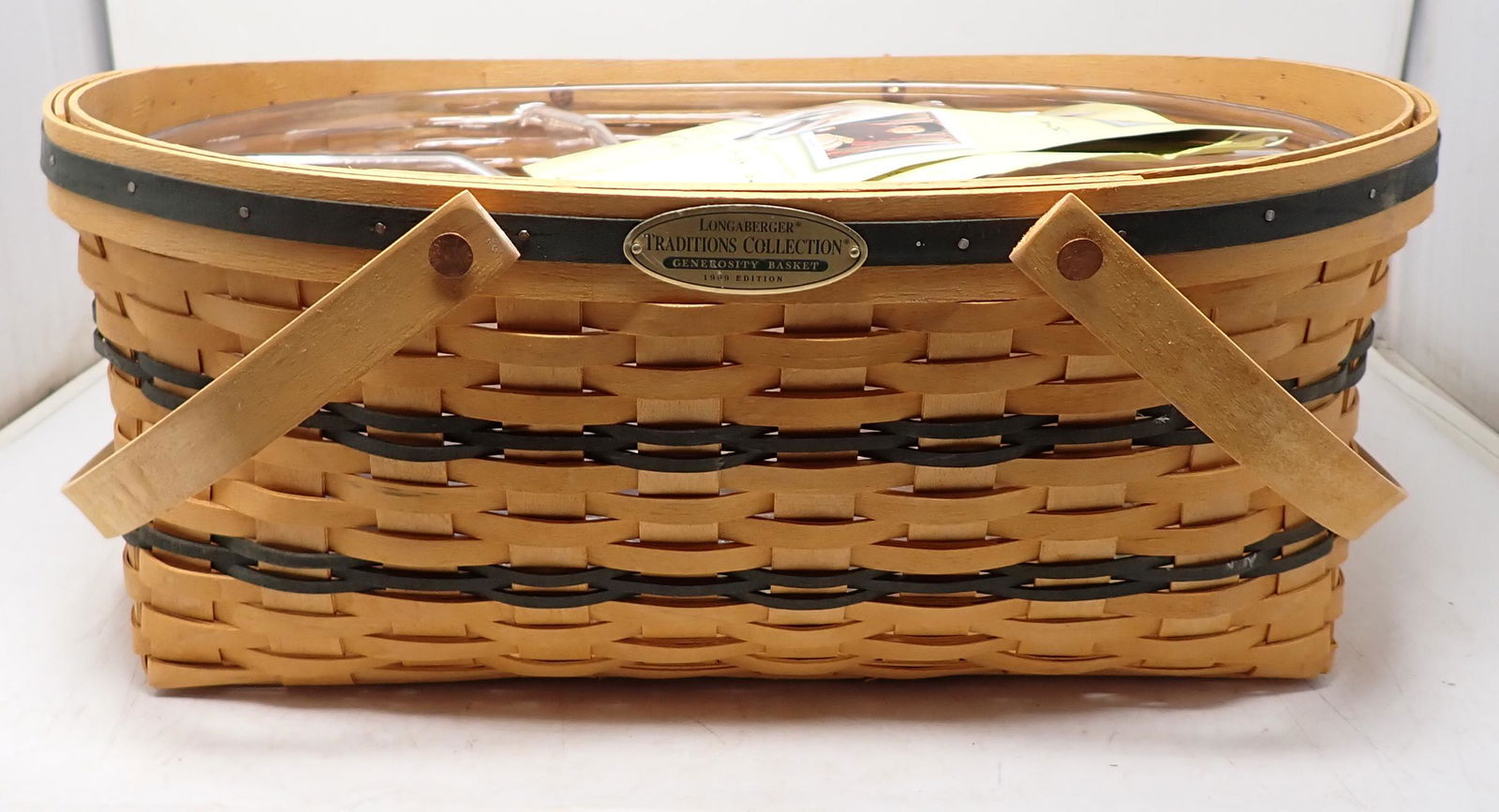 Longaberger Generosity Basket (1 of 3)