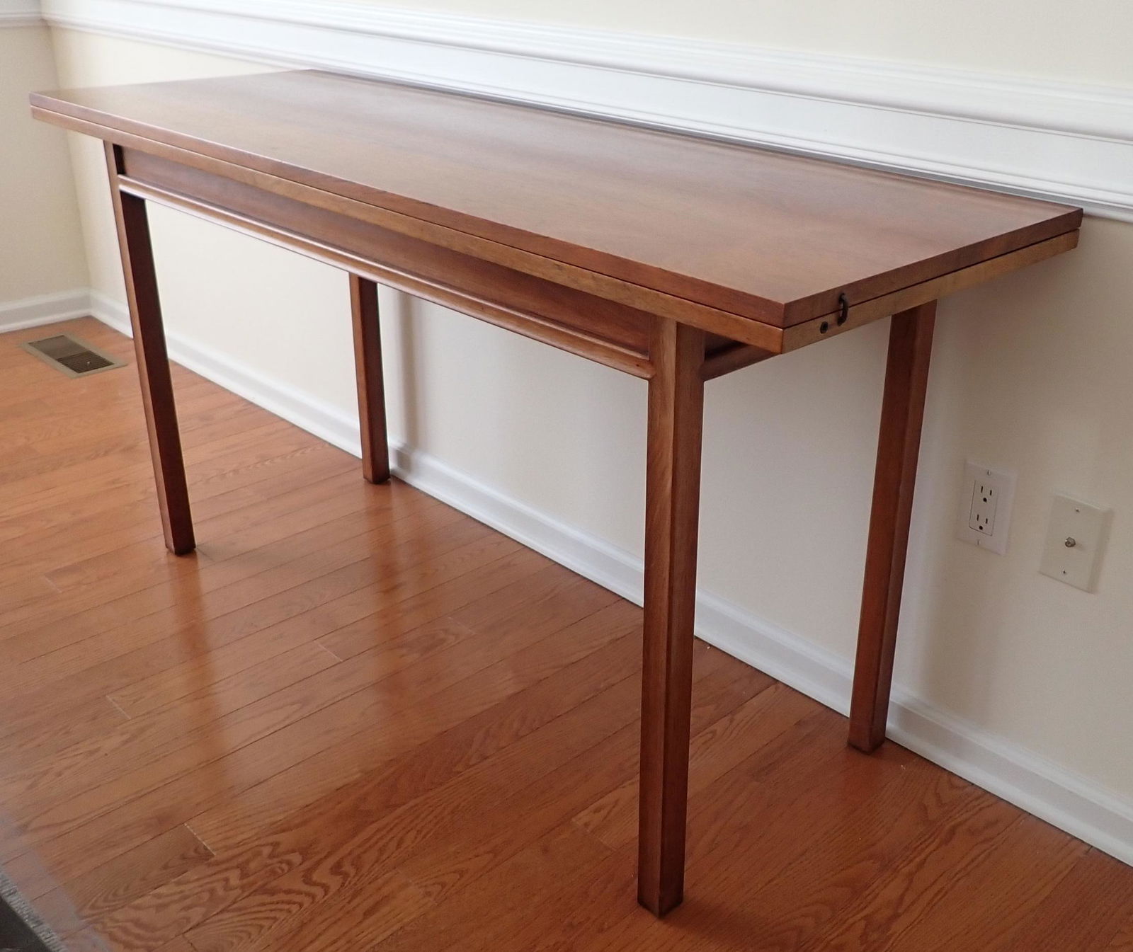 Mid Century Modern Console Table (1 of 8)