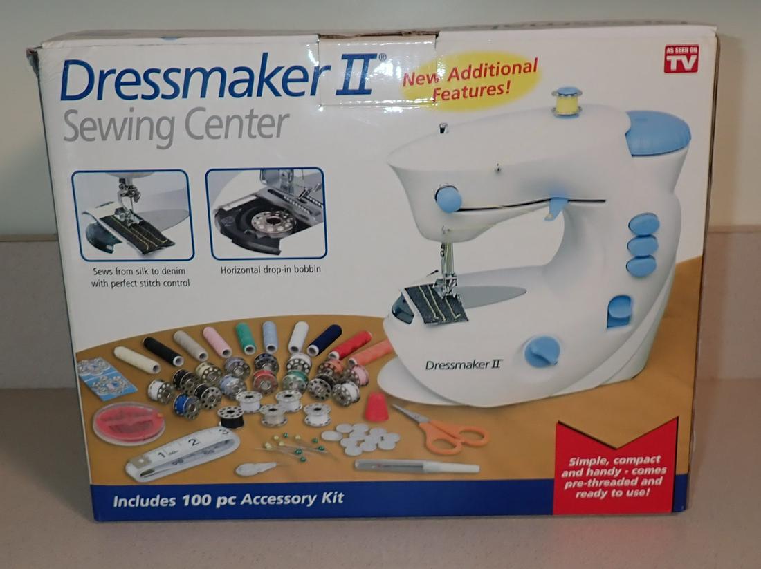 Dressmaker II Sewing Machine (1 of 2)