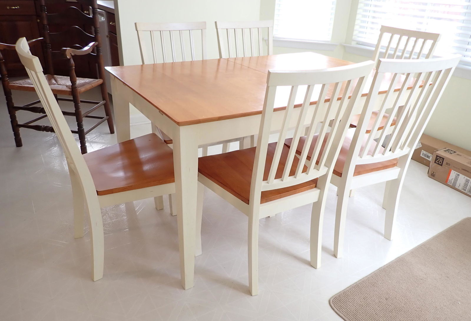 Dining Room Table & 6 Chairs (1 of 4)