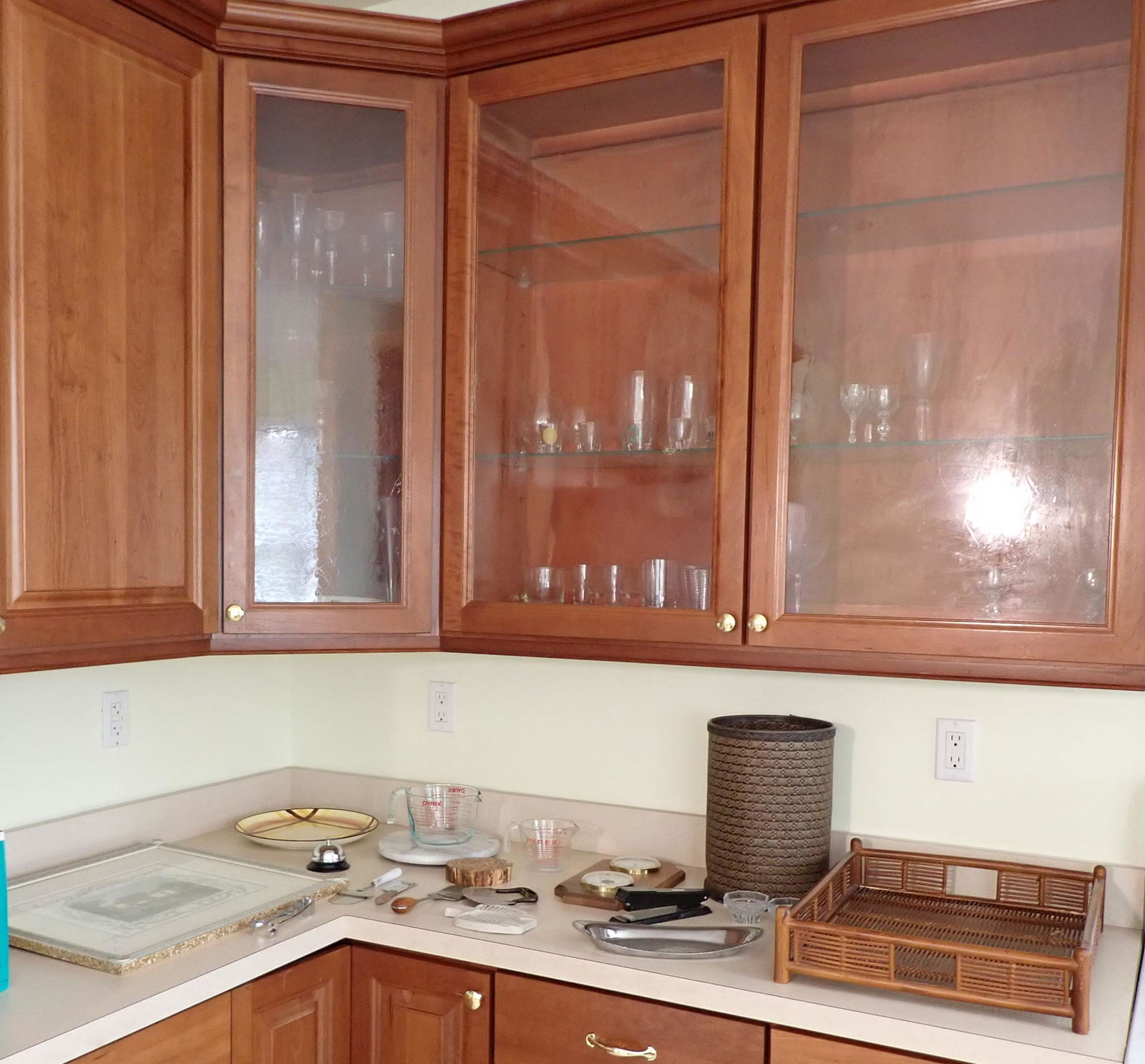 Partial Kitchen Contents (1 of 20)