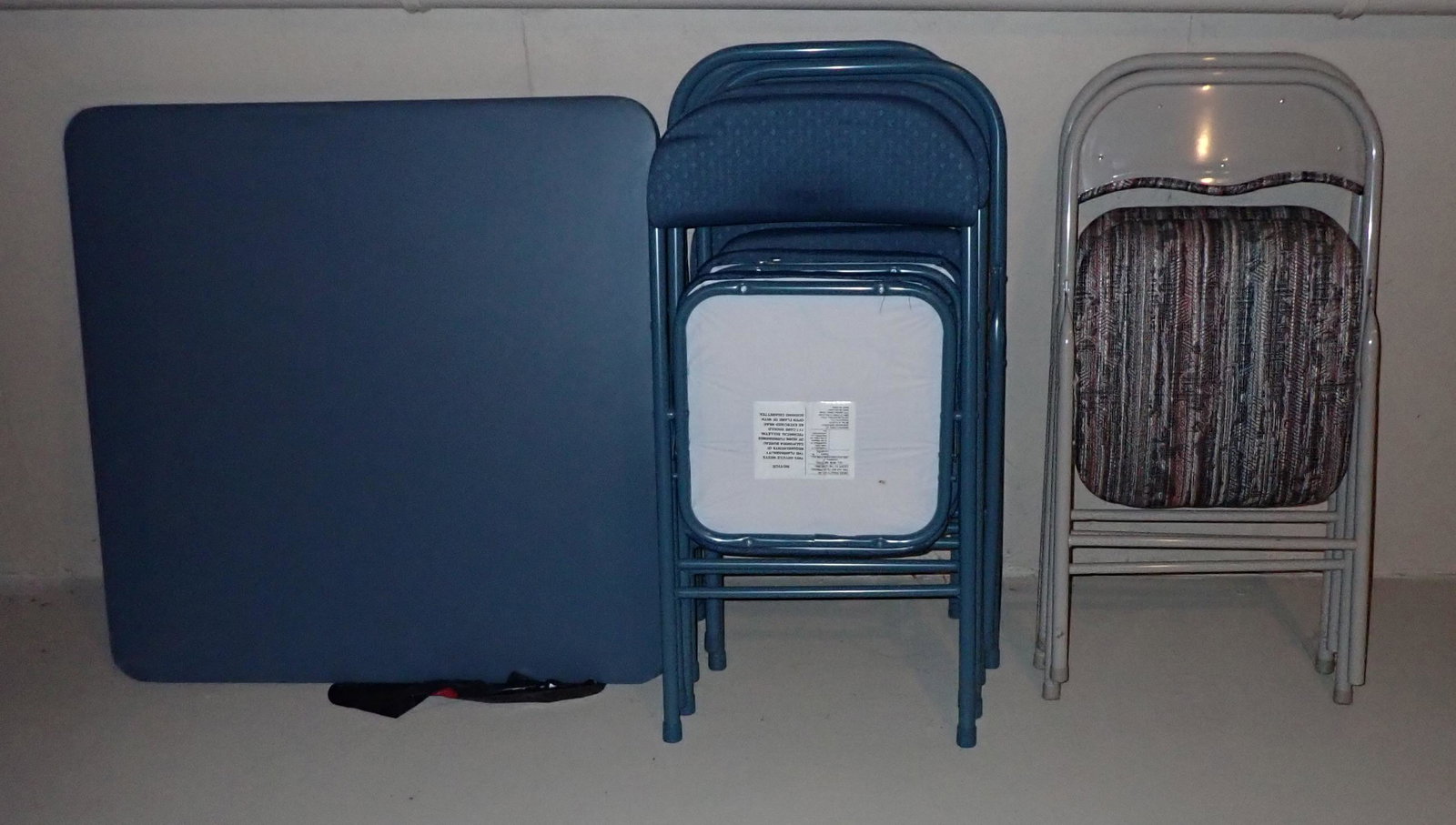 6 Folding Chairs and Card Table (1 of 2)