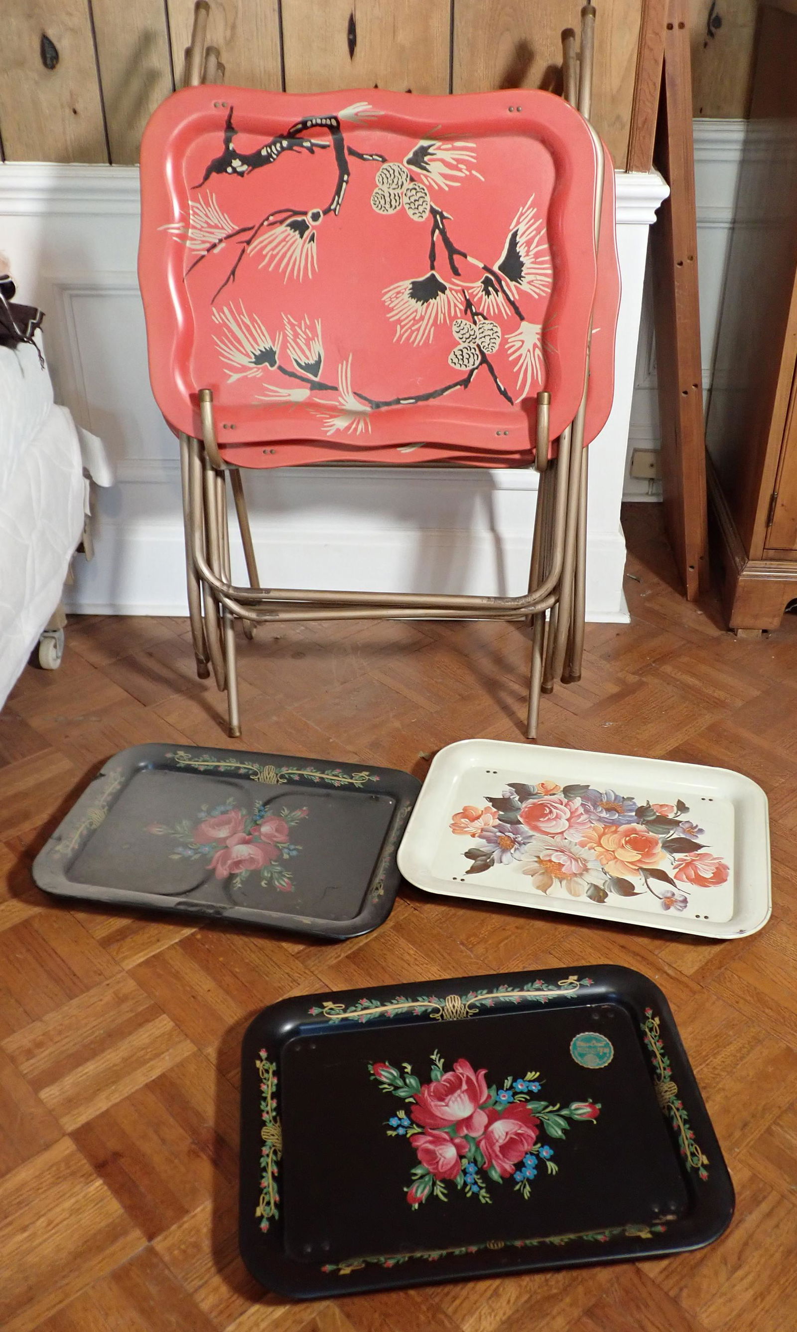 Antique 2024 tv trays