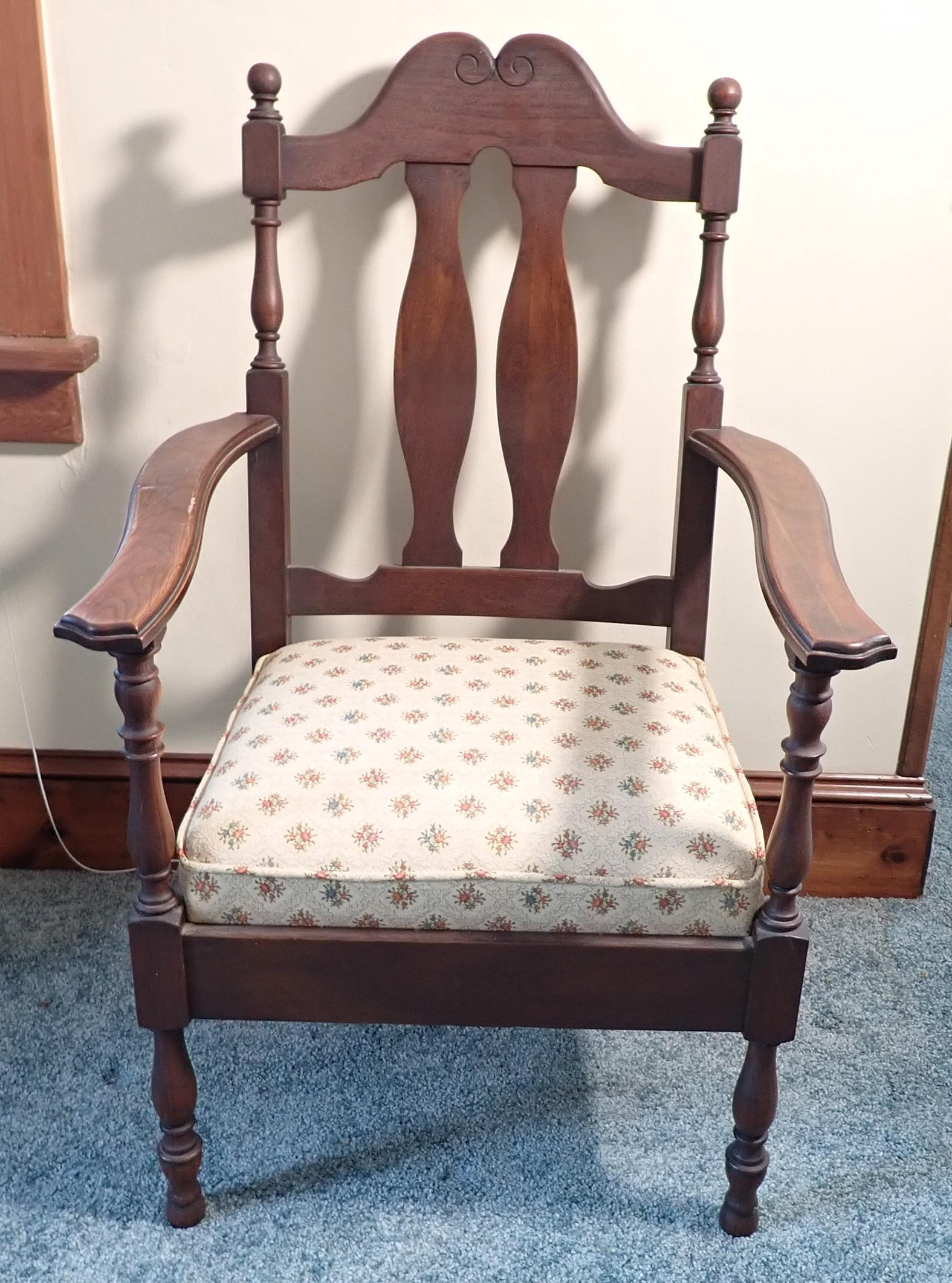 Lifetime Furniture Grand Rapids Armchair (1 of 6)
