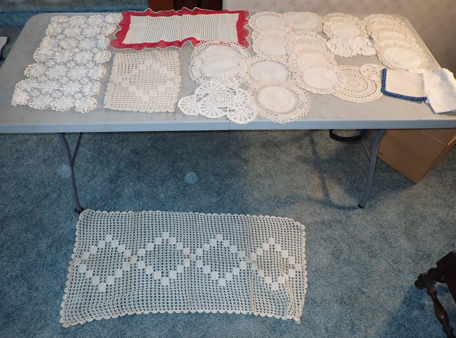 Doiles & Misc Linens: Getting all pictured