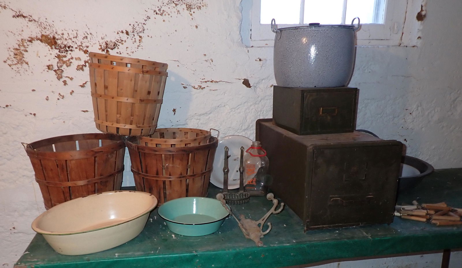 Agateware Fruit Baskets Coat Hook Soap Holder (1 of 8)