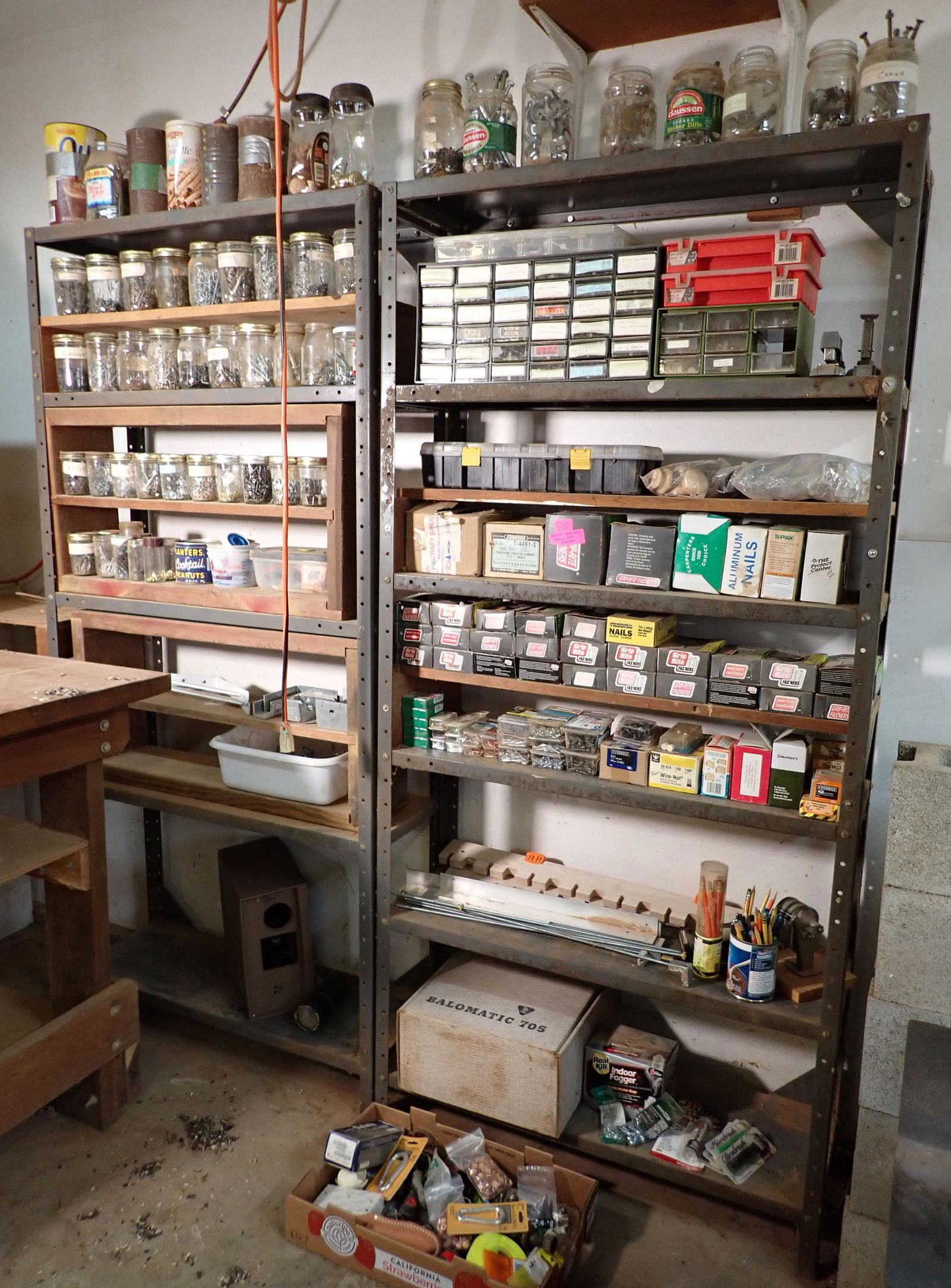 Shelving Units (1 of 1)