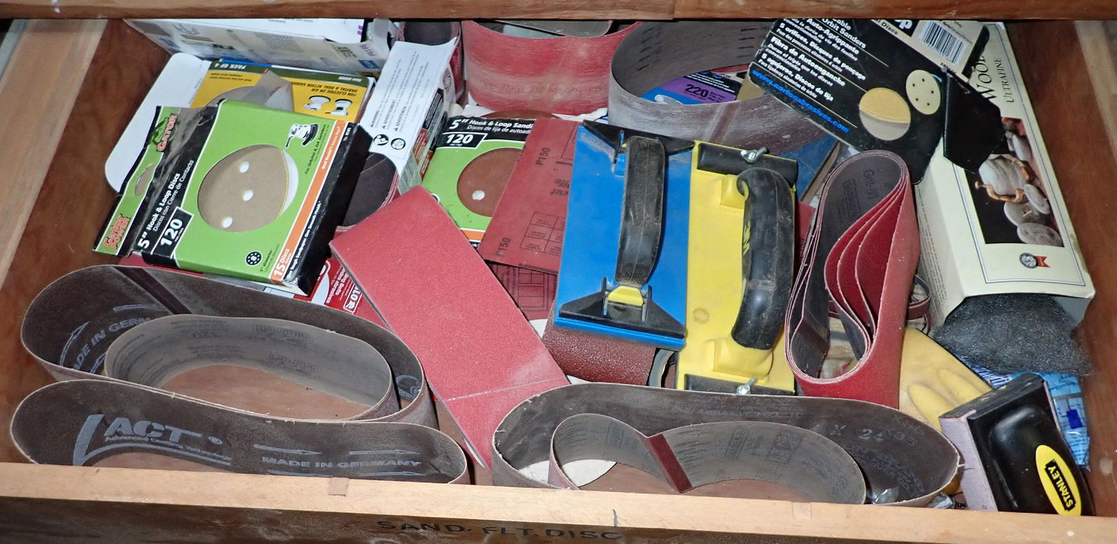 Sanding Discs Belts and Misc (1 of 3)