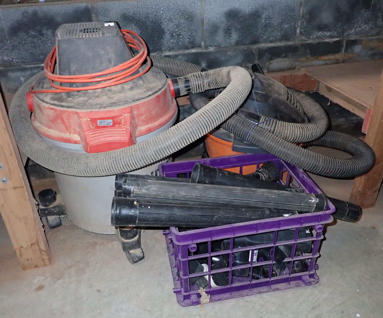 2 Rigid Shop Vacs Hoses and Attachments (1 of 3)