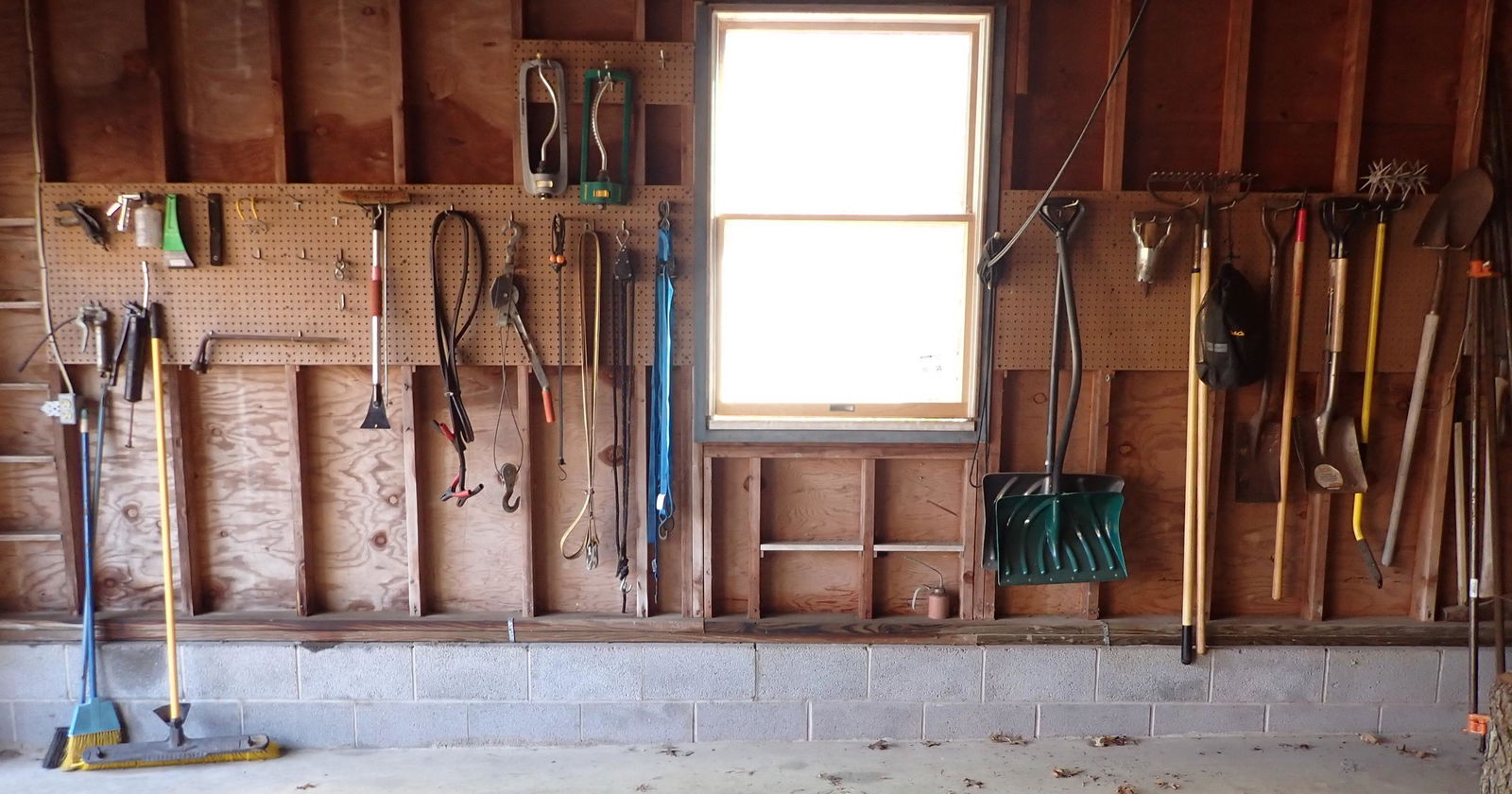 Misc Tools / Wall Contents (1 of 8)