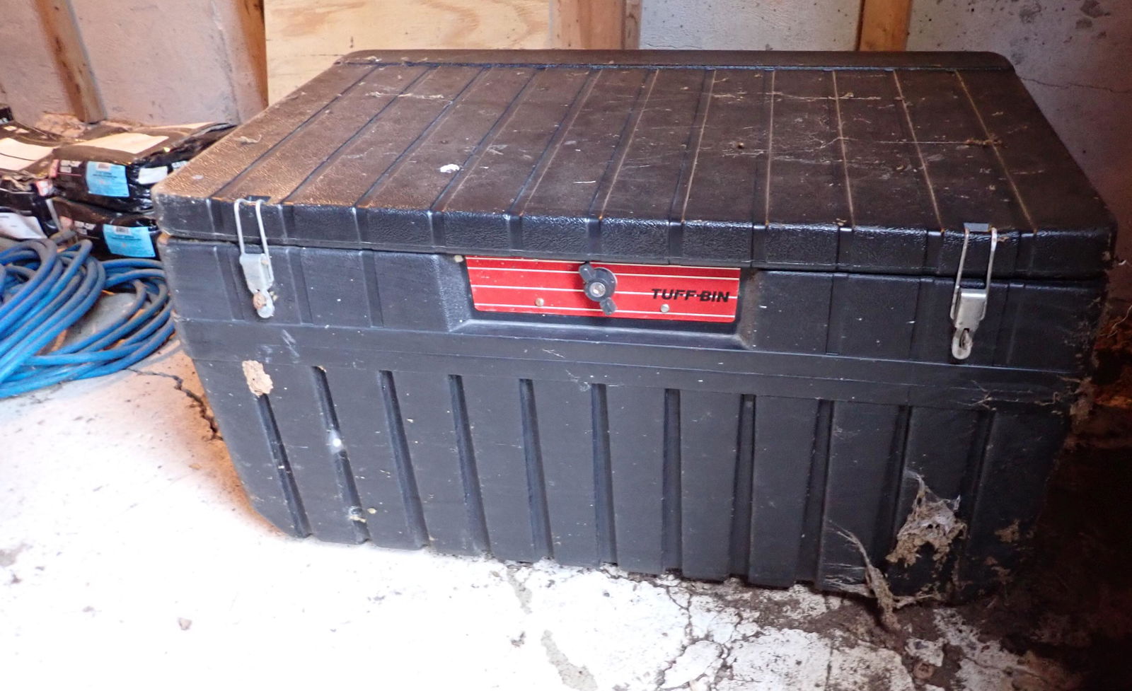 Tuff Bin Box Nails Aluminum Ladder Misc (1 of 9)