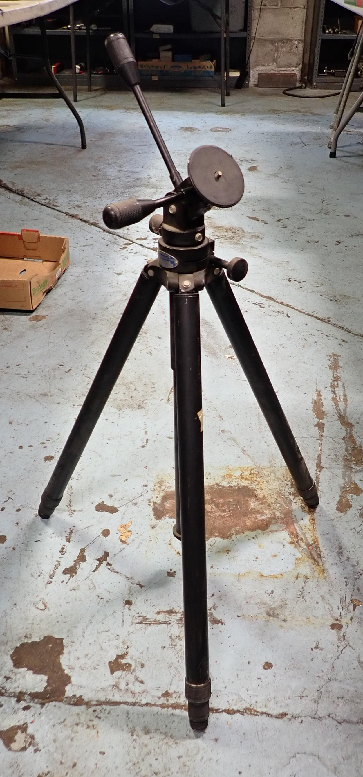 Leitz Tiltall 4602 Tripod (1 of 2)