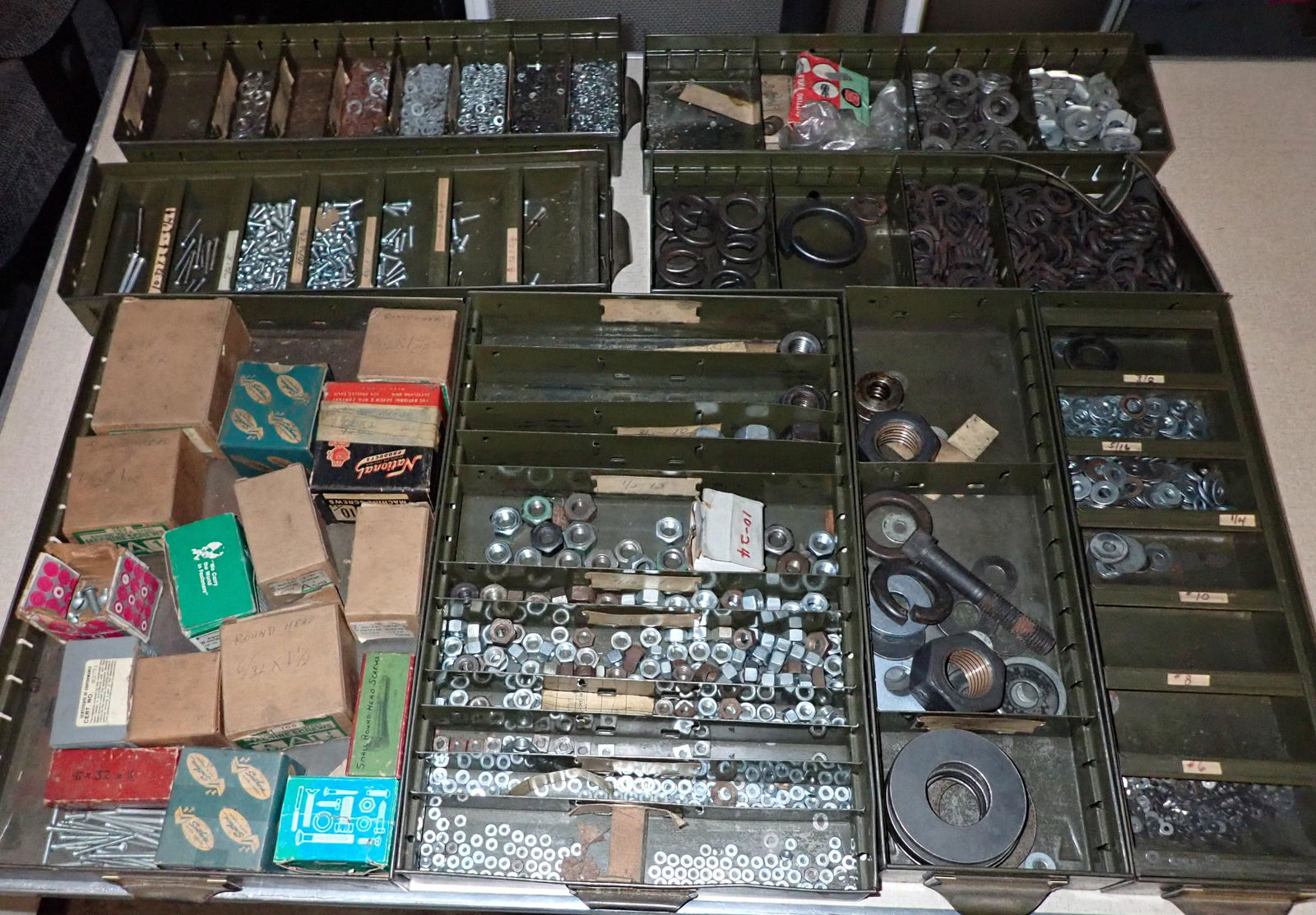 Machine Screws Nuts Washers Misc Hardware (1 of 8)