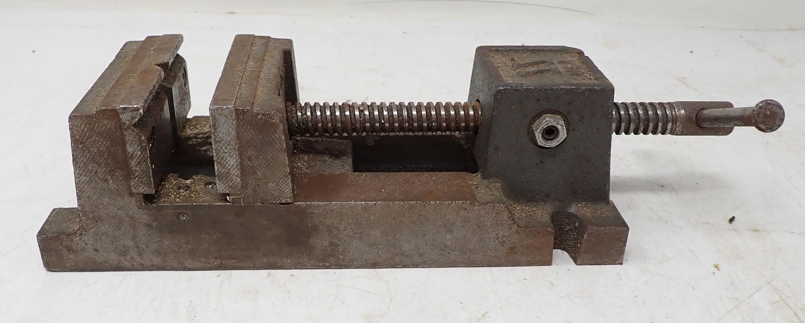 Machinist Vise with 3 1/2" Jaws: Machinist Vise