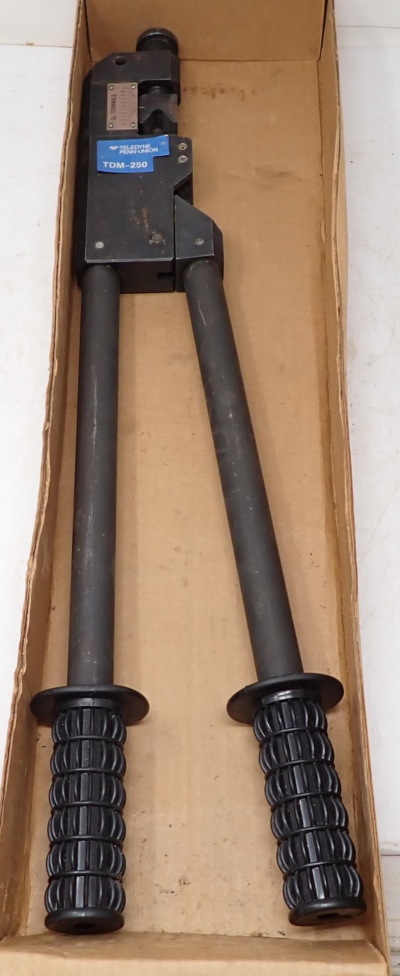 Teledyne Penn Union Mechanical Crimping Tool (1 of 4)