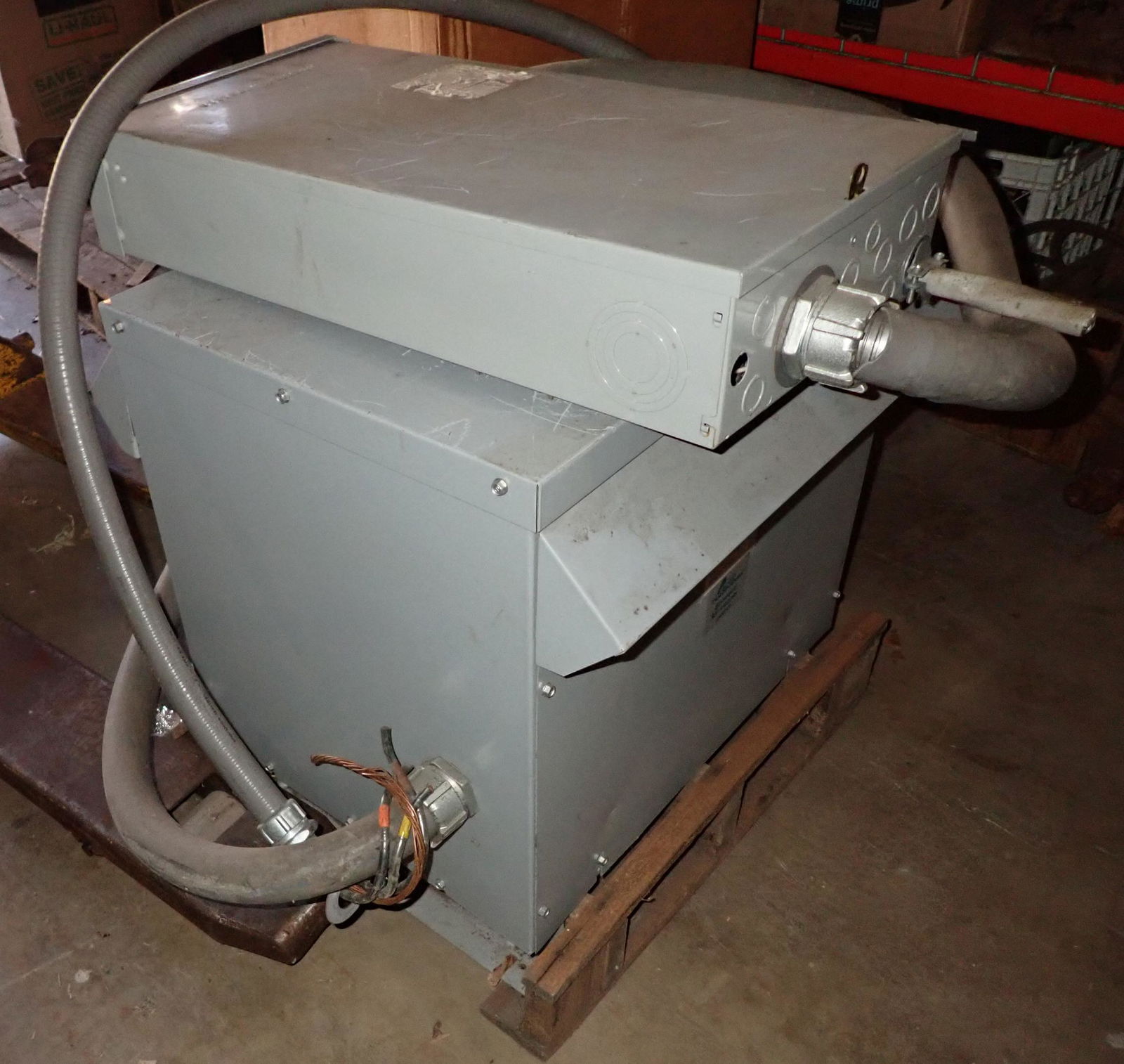 Acme Large General Purpose Transformer (1 of 4)