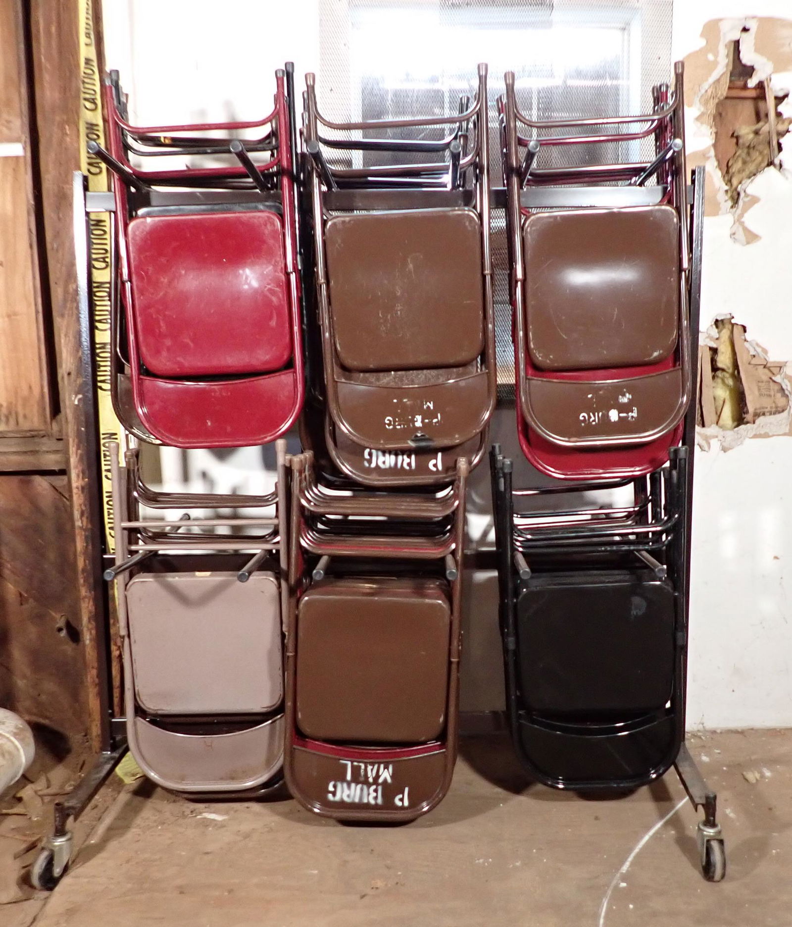 31 Folding Chairs and Rolling Rack (1 of 3)