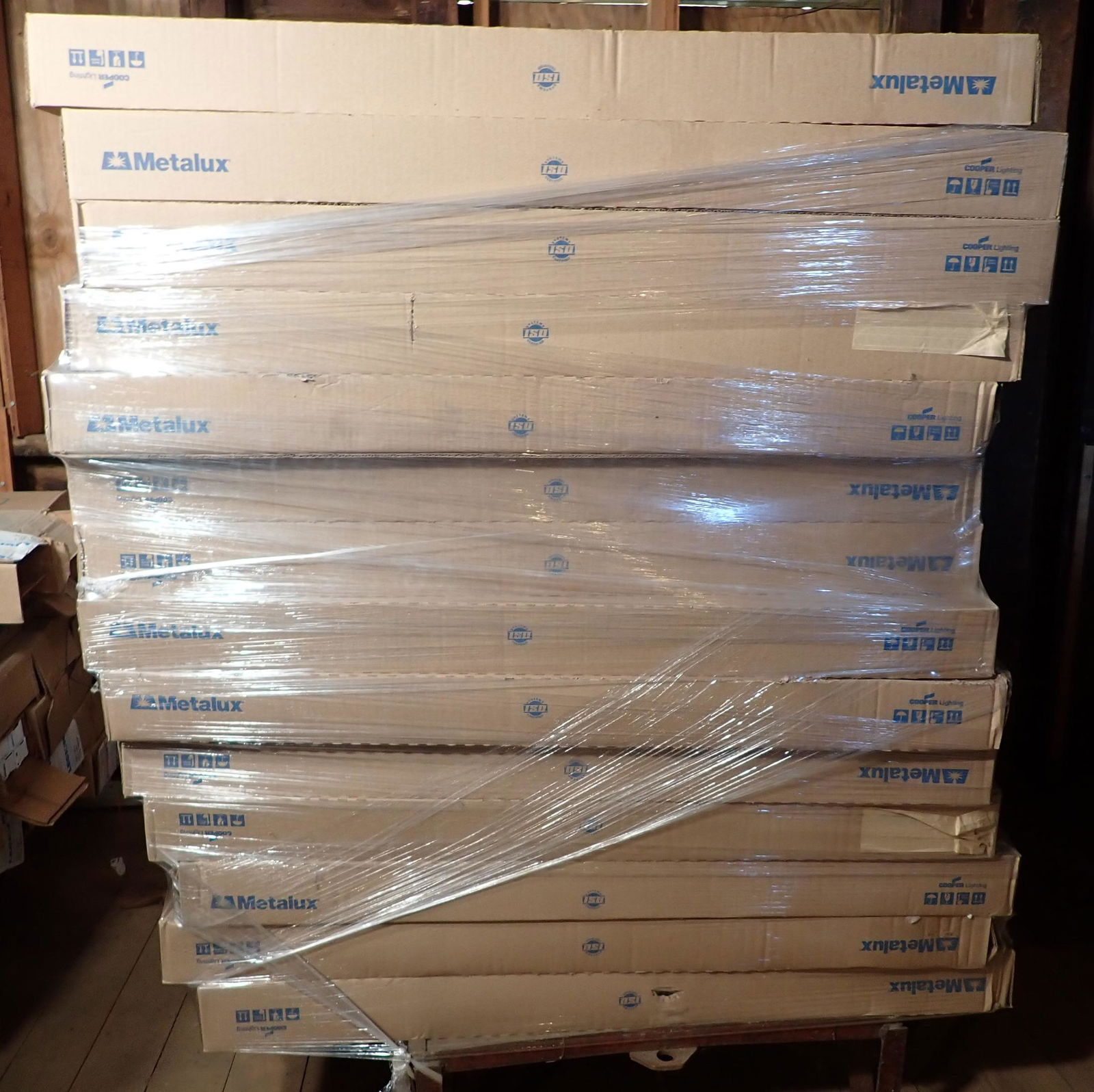 28 Metalux Drop Ceiling Fluorescent Light Fixtures (1 of 4)