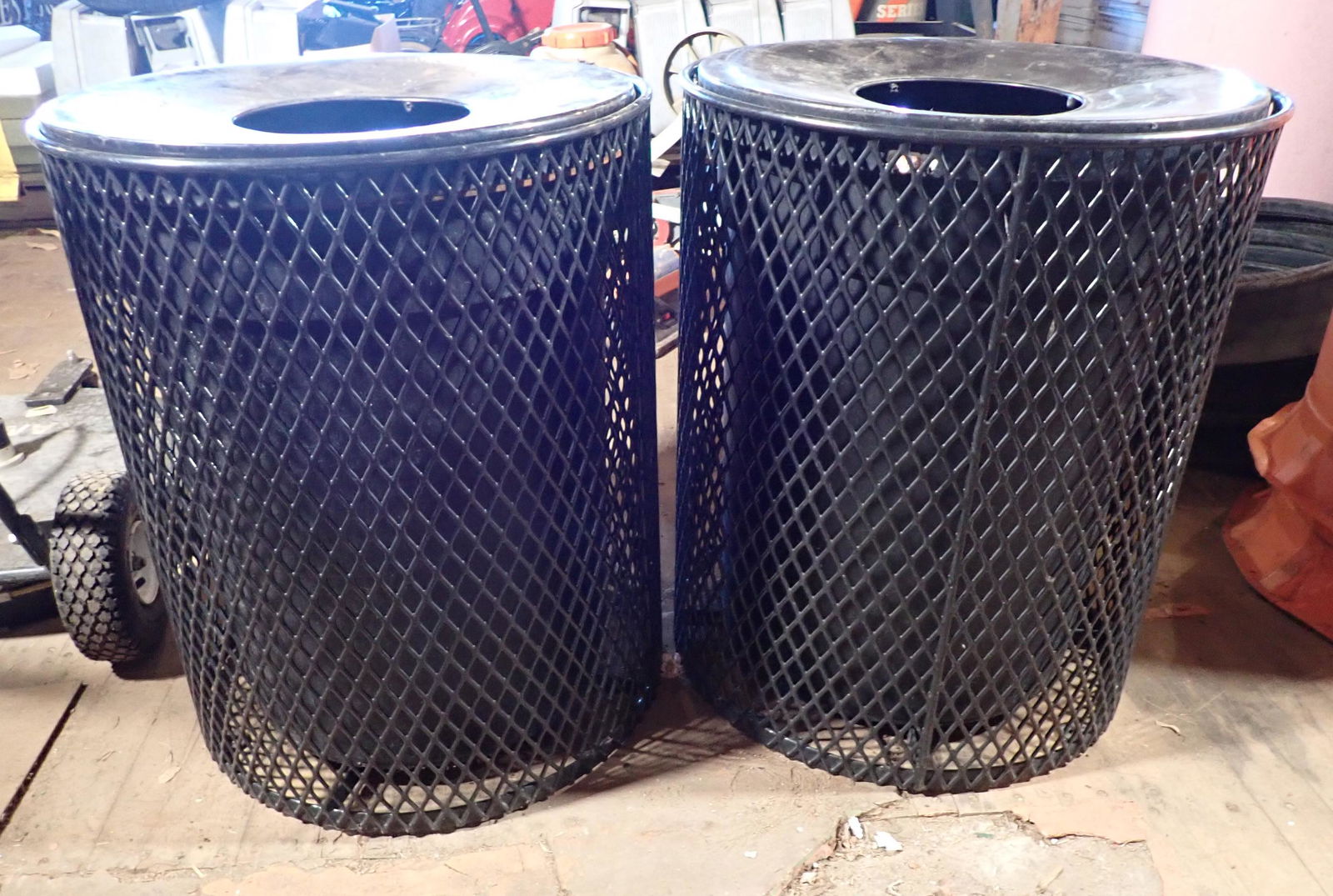 Park / Recreation Area Trash Cans (1 of 7)