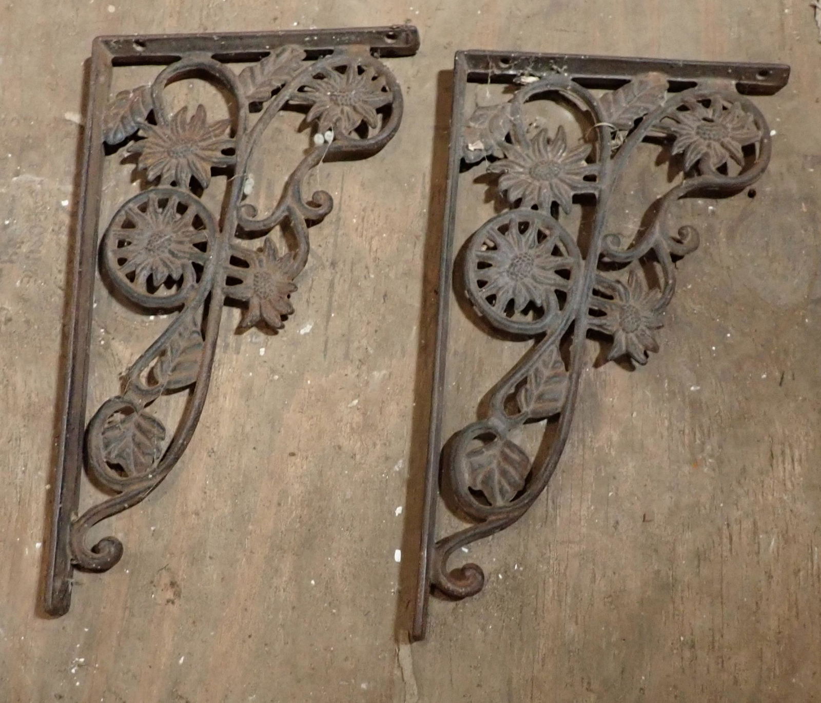 Cast Iron Flower Shelf Brackets (1 of 1)