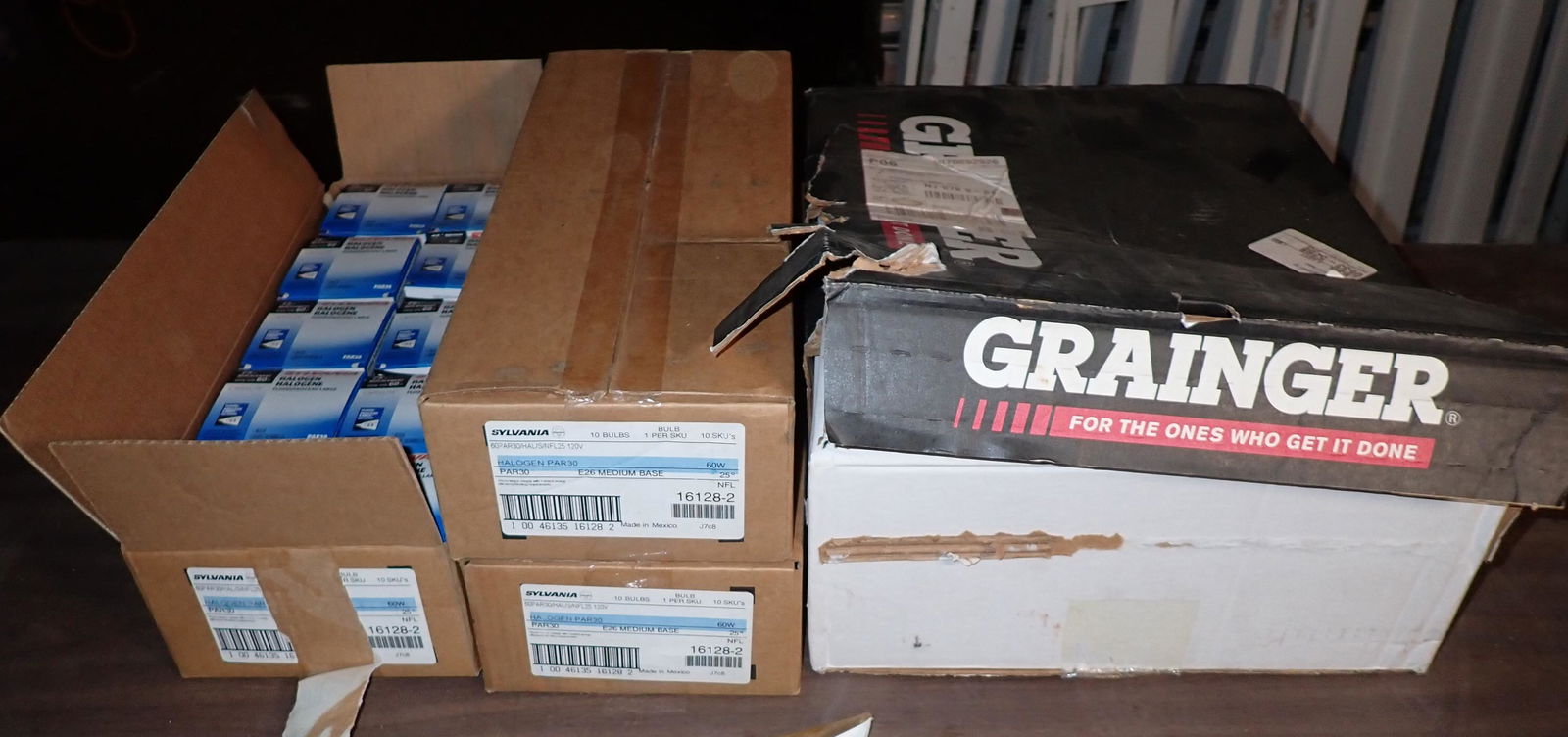 30 Halogen 75 Watt & 12 GE LED 12 Watt Lightbulbs (1 of 4)