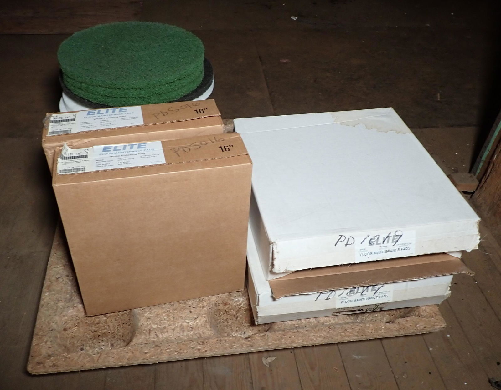 Misc Floor Scubbing Pads (1 of 5)