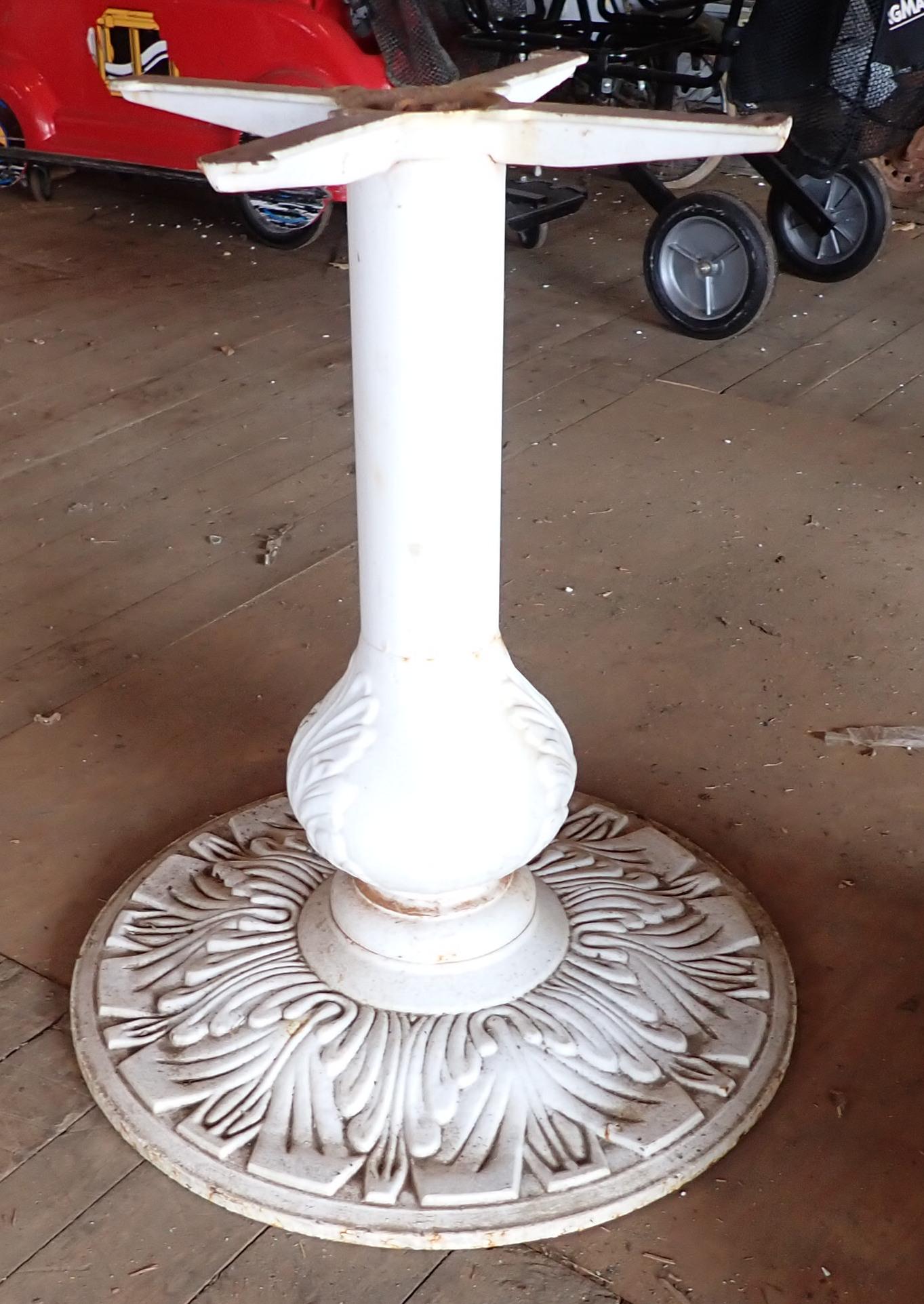 Cast Iron Table Base (1 of 6)