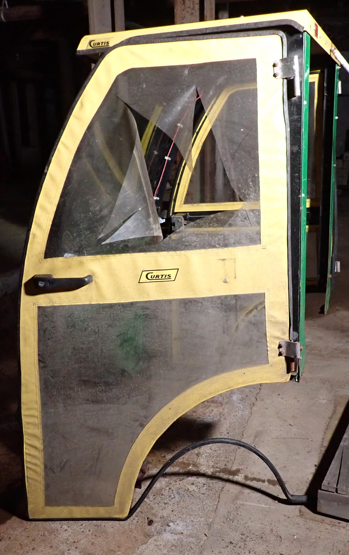 Curtis 146557 Tractor Cab (1 of 17)