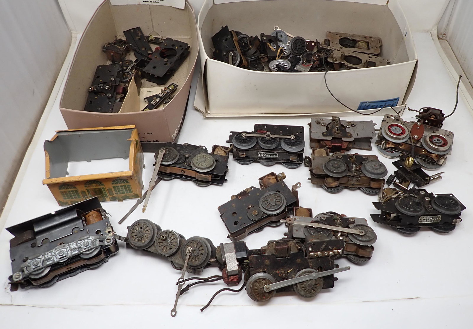 Lionel Locomotive & Misc Train Parts (1 of 6)