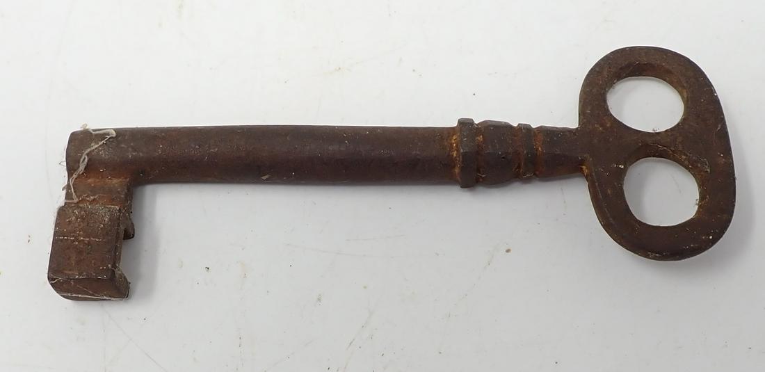 Large Cast Iron Skeleton Key (1 of 2)