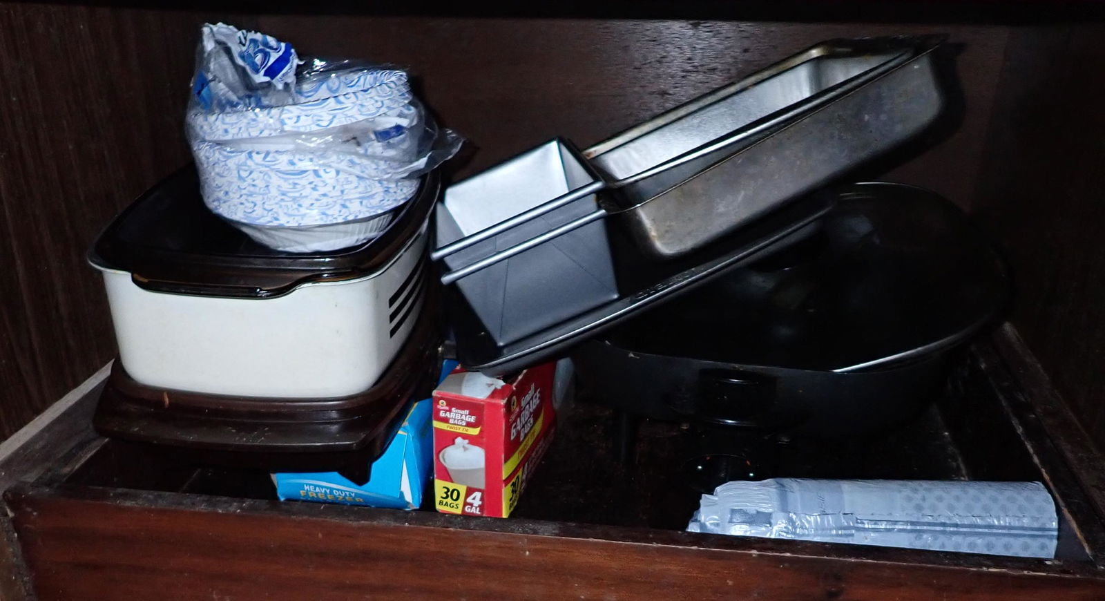 Partial Kitchen Cabinets & Drawers (1 of 9)