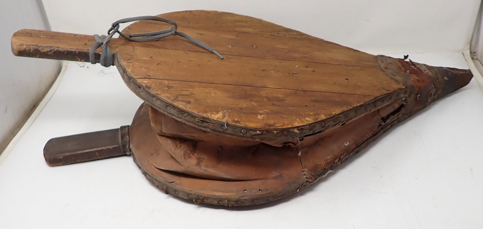 Bellows: Approx 13 1/2" x 26 1/2"