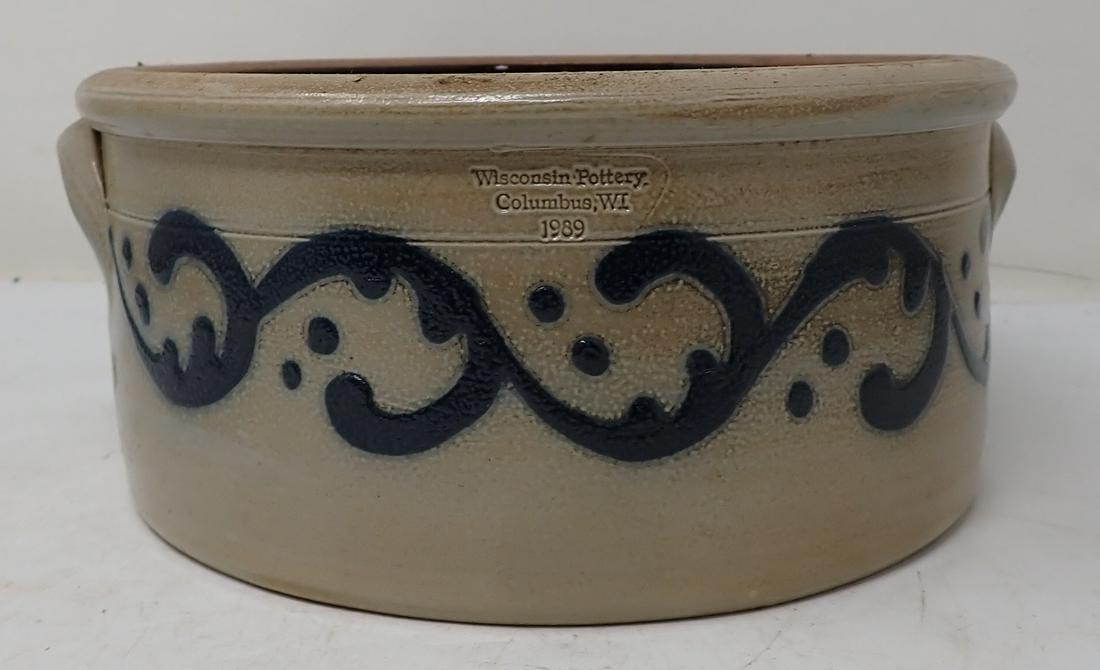 1989 Wisconsin Pottery Crock: Approx 7 3/4" in diameter and 3 3/4" tall