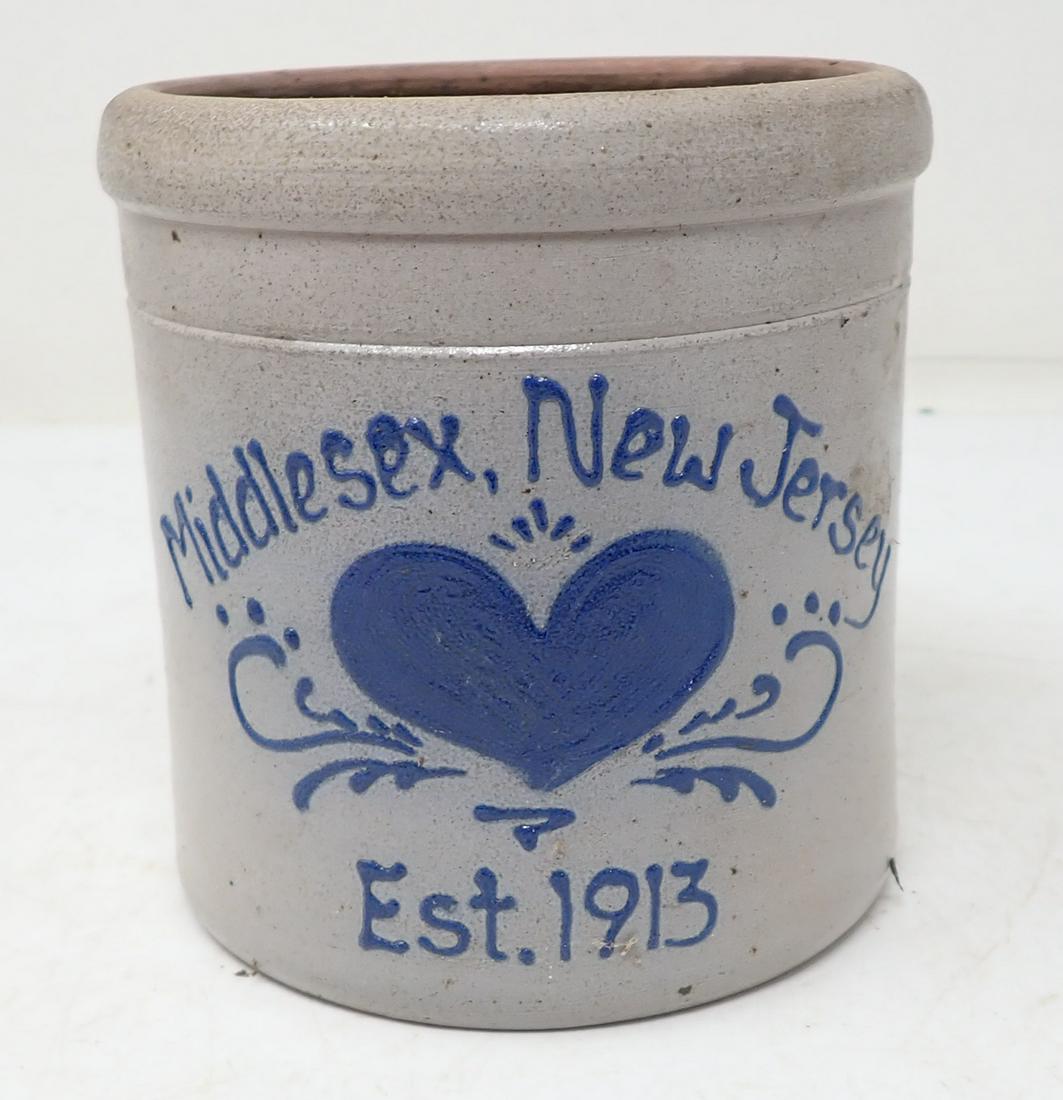 Middlesex New Jersey Pottery Crock: Approx 4 3/8" in diameter and 4 5/8" tall