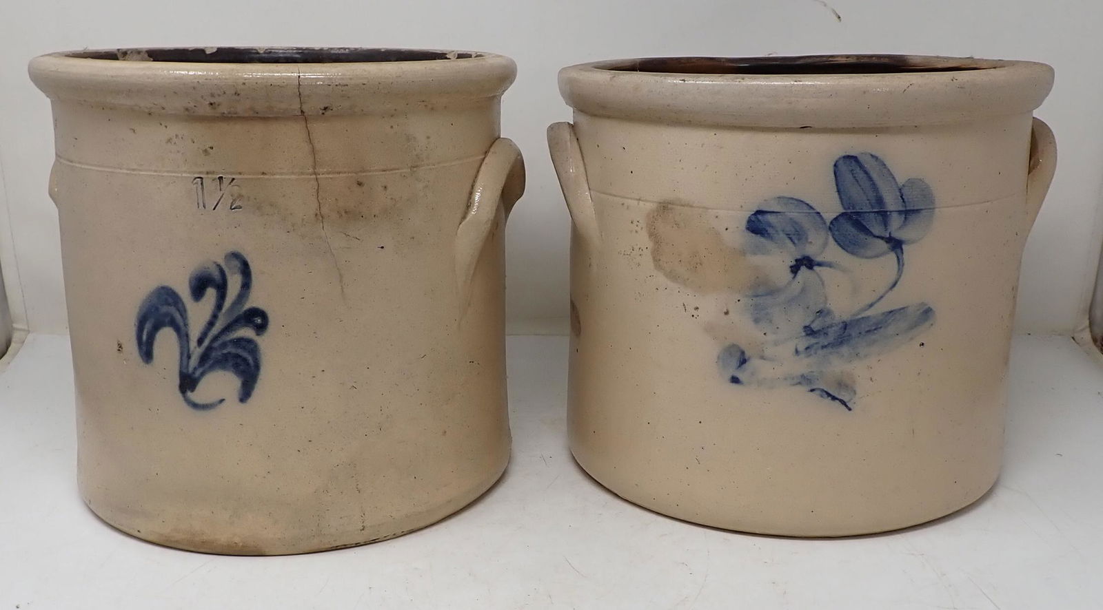 2 Blue Decorated 1 1/2 Gallon Stoneware Crocks (1 of 7)