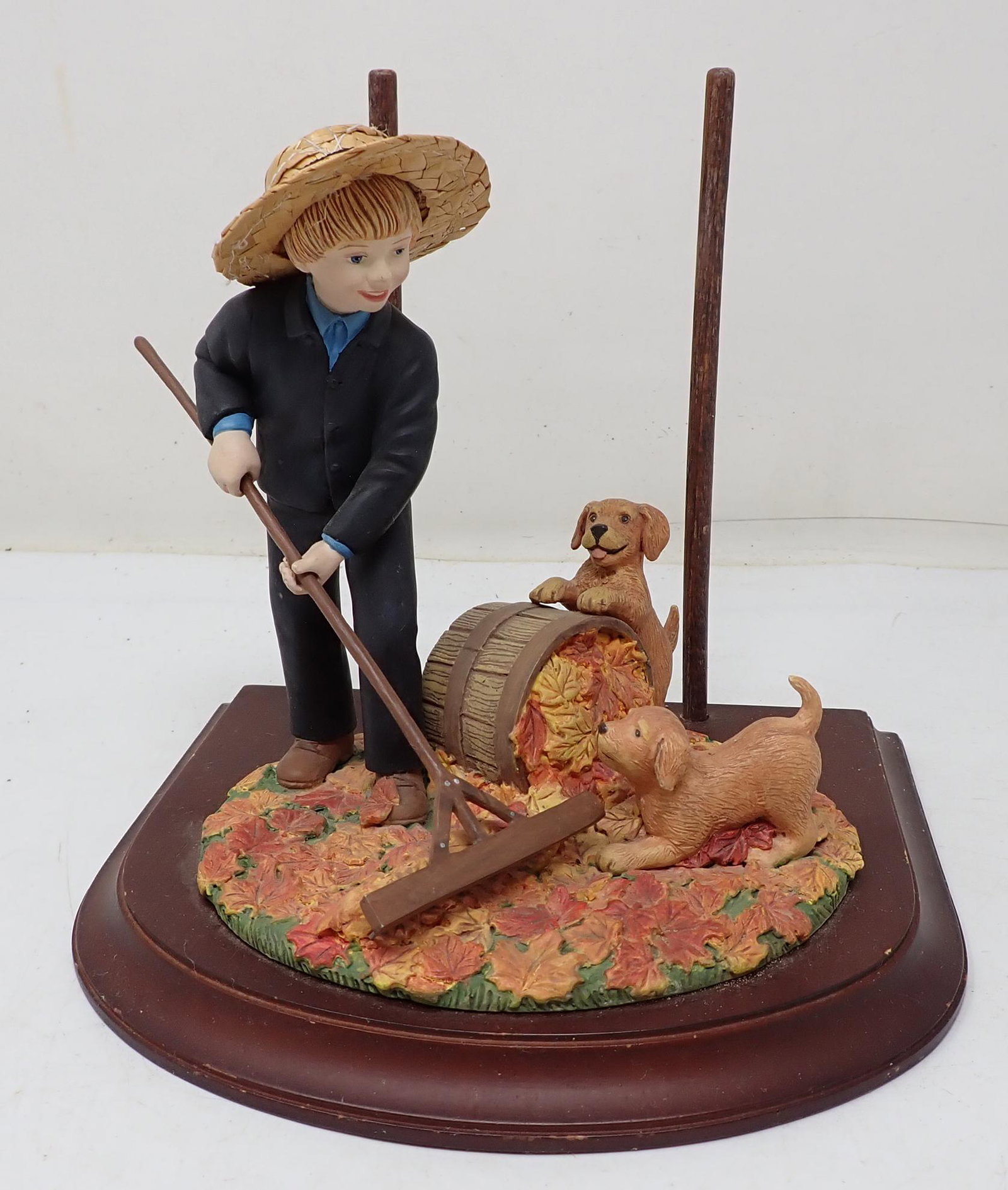 1994 Willits Amish Heritage Autumn Leaves: Approx 6 3/4" tall