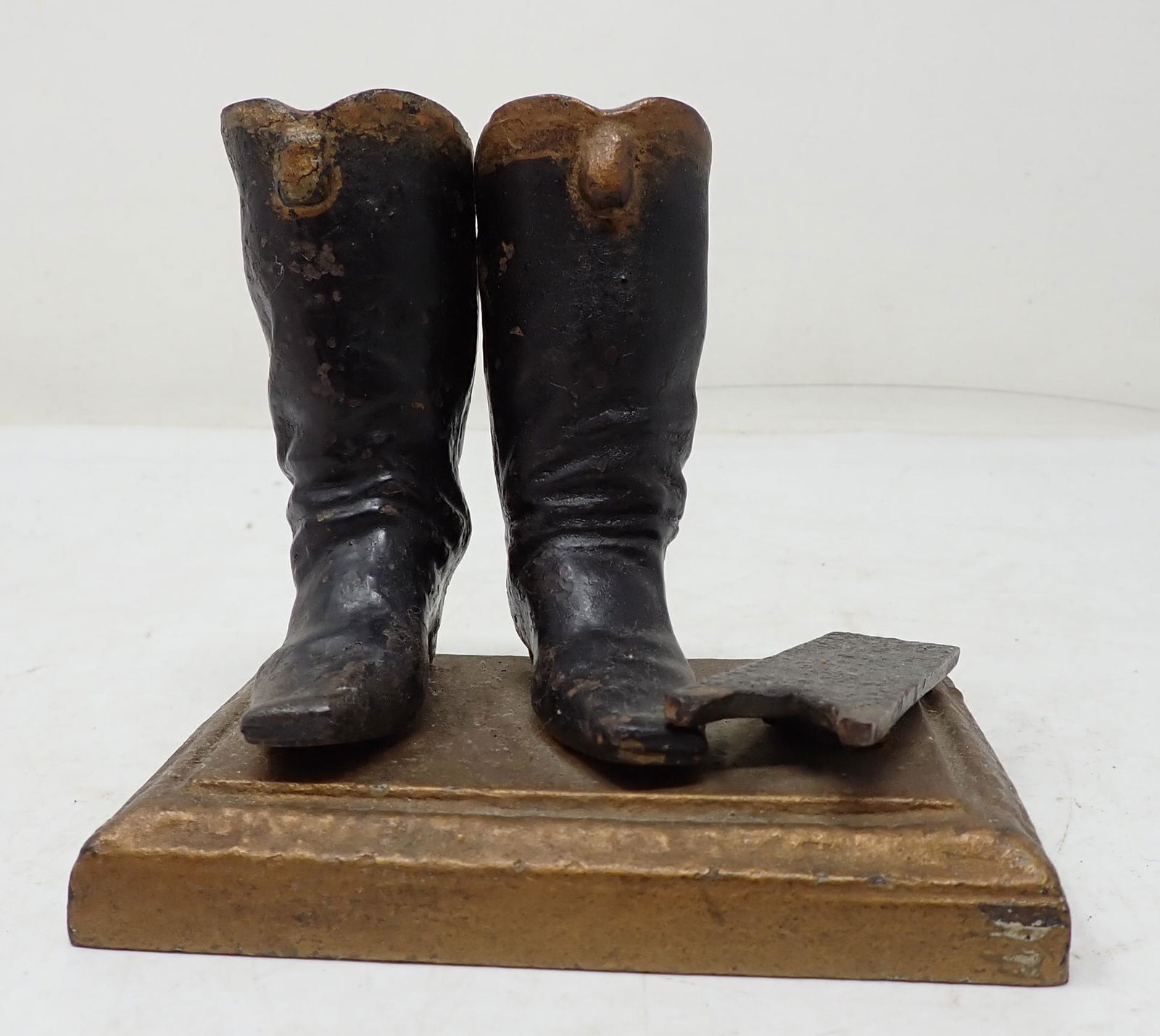 Cast Iron Boots & Jack Match Holder (1 of 6)