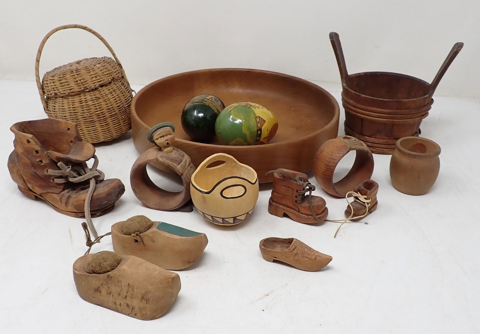Misc Woodenware Bowl Napkin Holder Shoes (1 of 3)