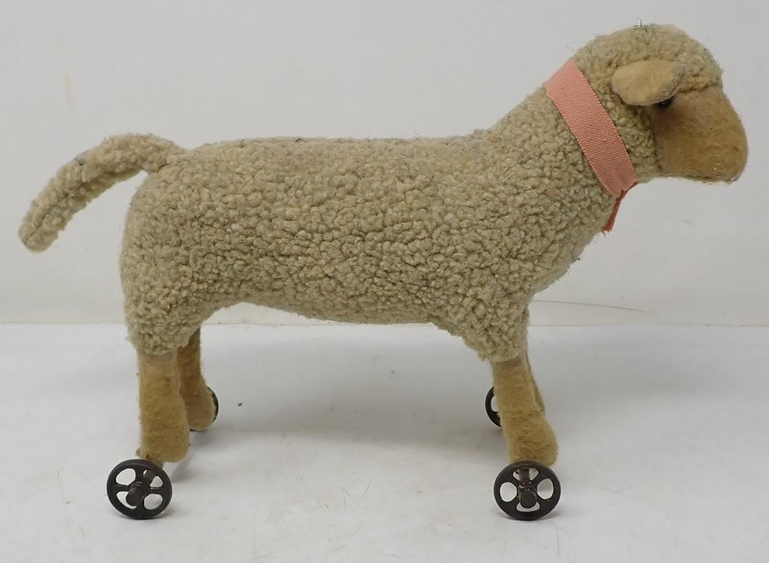 Sheep Pull Toy (1 of 4)