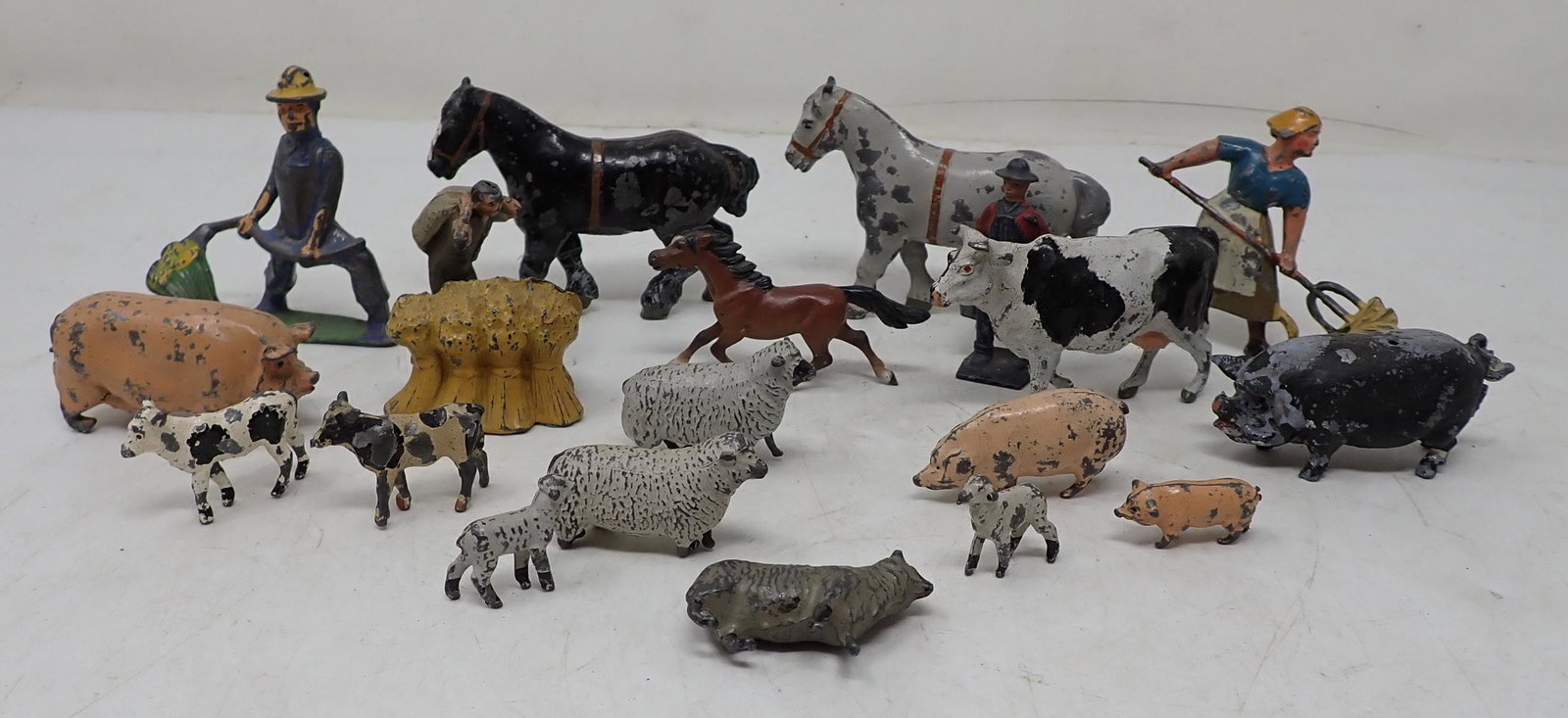 Lead Pigs Cows Horses Sheep & Figures (1 of 5)