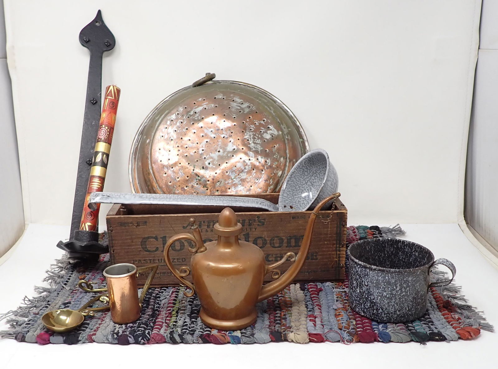 Cheese Box Agatware Copper Strainer & Misc (1 of 5)